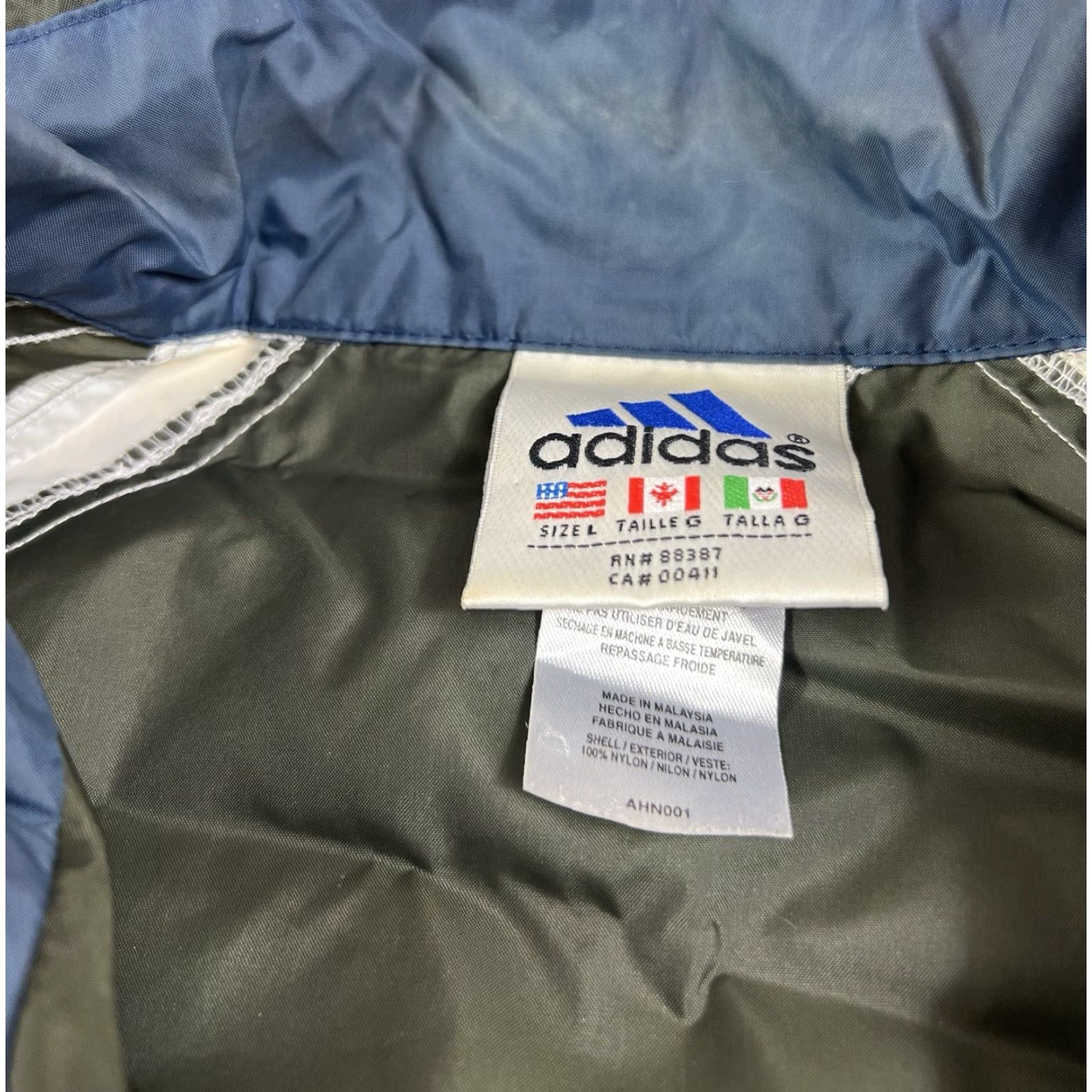 Adidas VINTAGE adidas Windbreaker Jacket Full Zip Lightweight Blue Large Mens Size US L / EU 52-54 / 3 - 5 Thumbnail