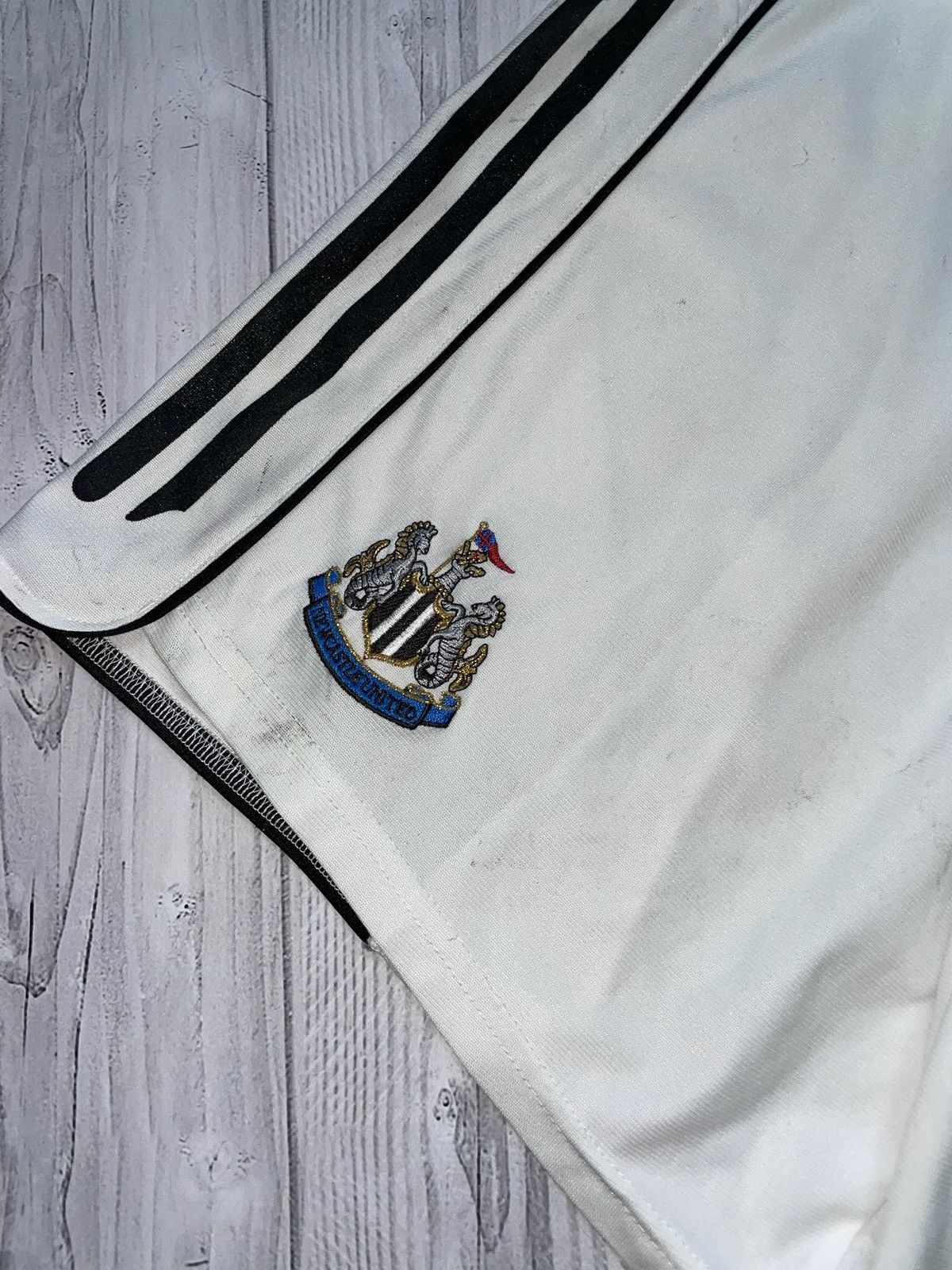 Adidas × Vintage Vintage adidas New Castle United soccer shorts size XL Size US 36 / EU 52 - 3 Thumbnail