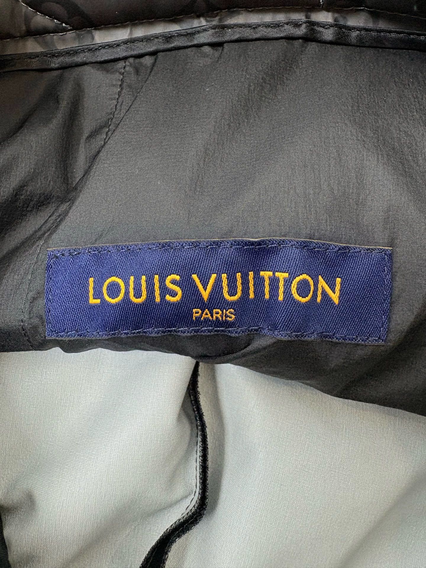 Louis Vuitton LOUIS VUITTON LV2054 Thermal Induction Monogram Logo Shorts Size 26" / US 2 / IT 38 - 3 Thumbnail