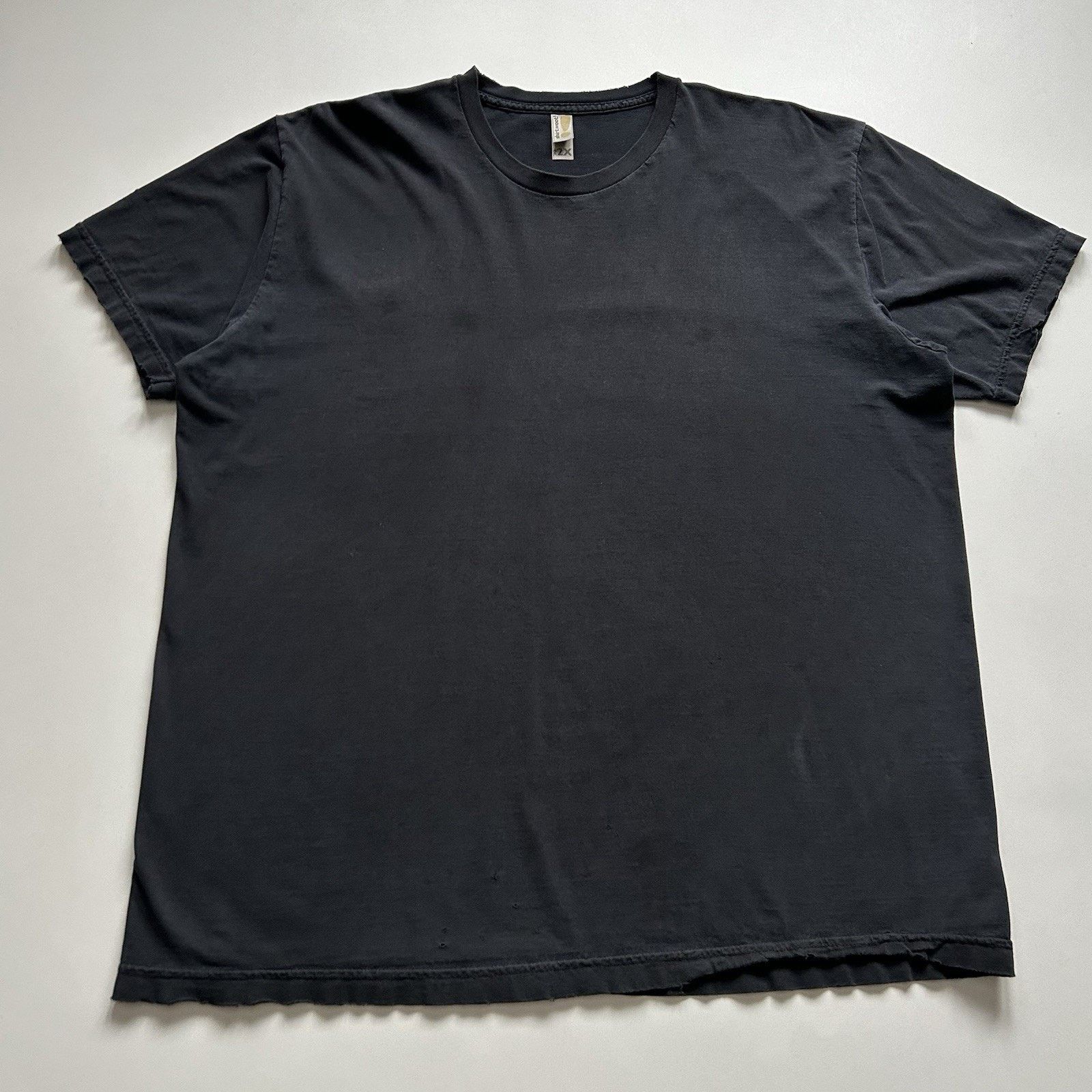 Vintage Vintage Sun Faded Black Blank Basic T Shirt 2XL Short Sleeve Size US XXL / EU 58 / 5 - 1 Thumbnail