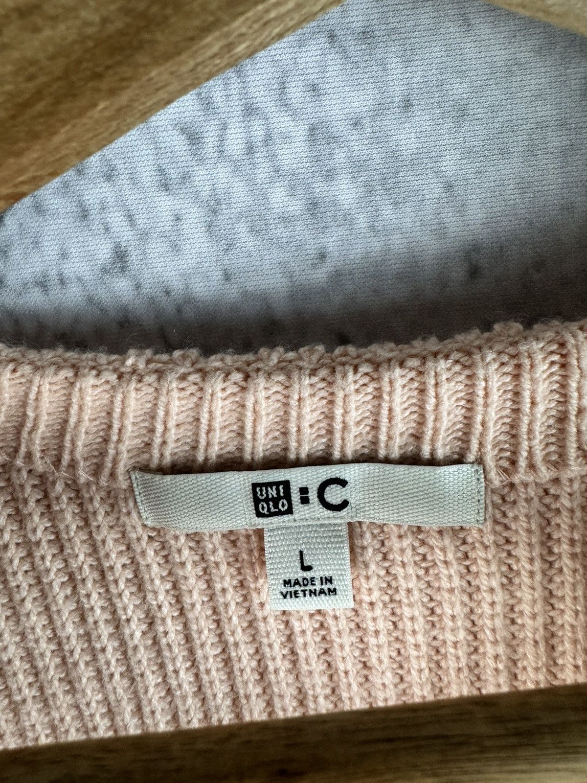 Lemaire × Uniqlo Lemaire x Uniqlo Knit Boxy V-neck Sweater Size L / US 10 / IT 46 - 3 Thumbnail