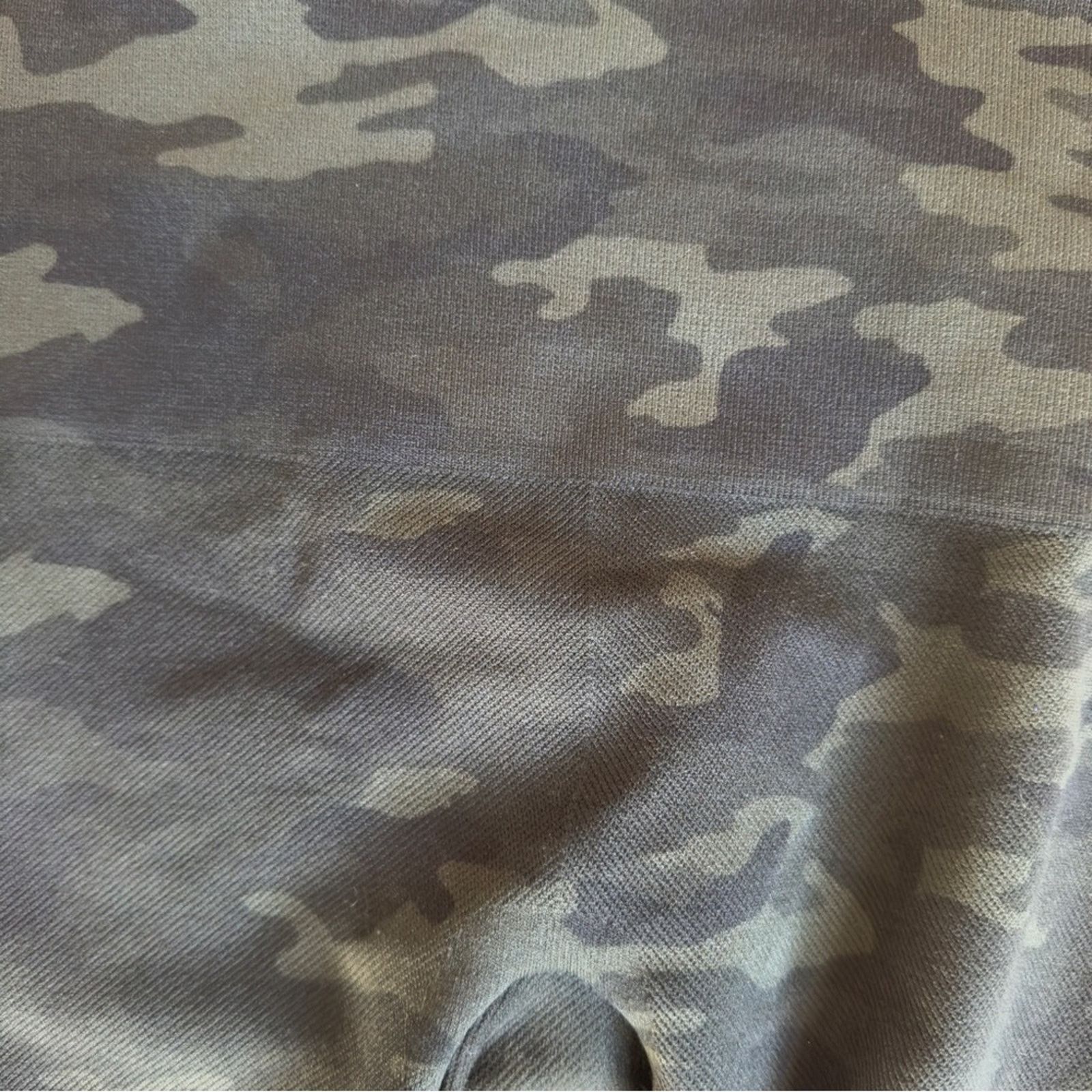 Spanx SPANX Camouflage Leggings Stretchy Bottoms olive green gray Size 25" / US 0 / IT 36 - 3 Thumbnail