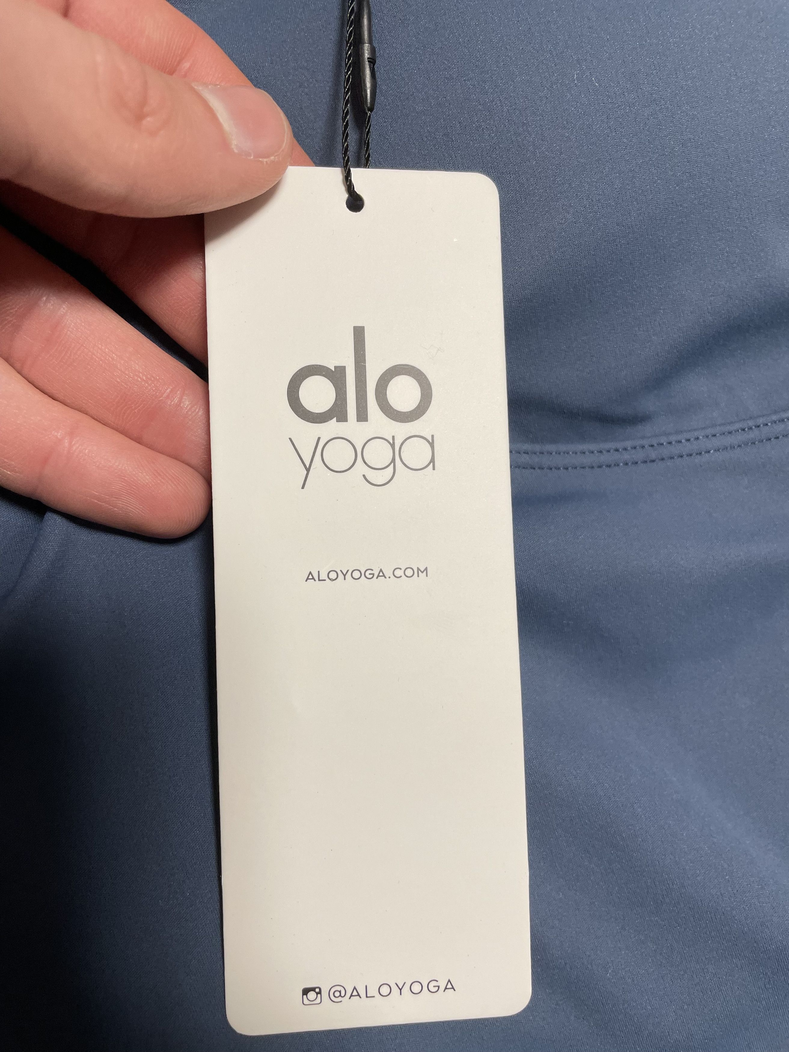 Alo Yoga NWT Alo Yoga Blue Sports Bra & Scrunch Butt Shorts Workout Size M / US 6-8 / IT 42-44 - 7 Thumbnail