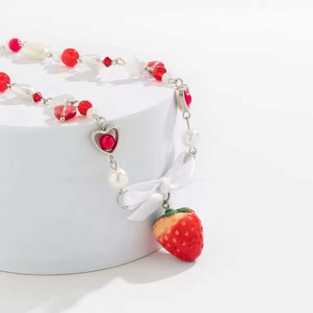Jewelry Korean Cute Red Strawberry Pendant Collar Necklace Size ONE SIZE - 5 Thumbnail