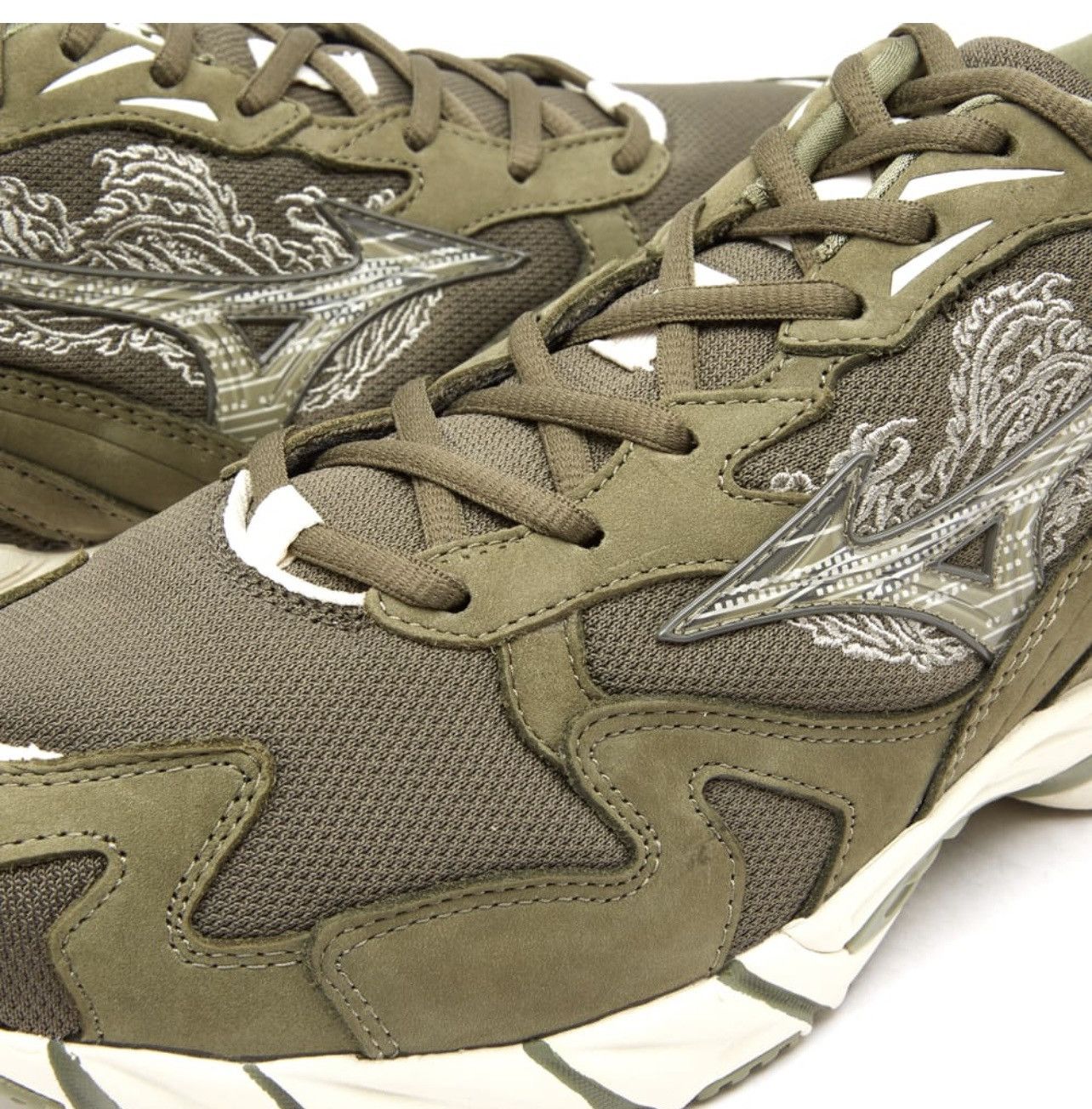 Maharishi × Mizuno Maharishi mizuno waverider 10 Size US 11.5 / EU 44-45 - 9 Thumbnail
