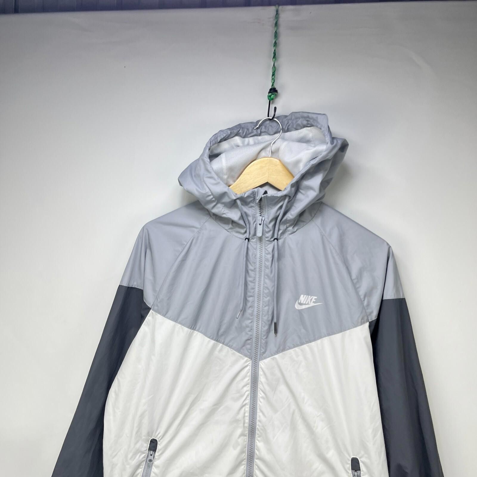 Nike Vintage Nike Y2K Hooded Windbreaker Full Zip Jacket Medium Size US M / EU 48-50 / 2 - 2 Thumbnail