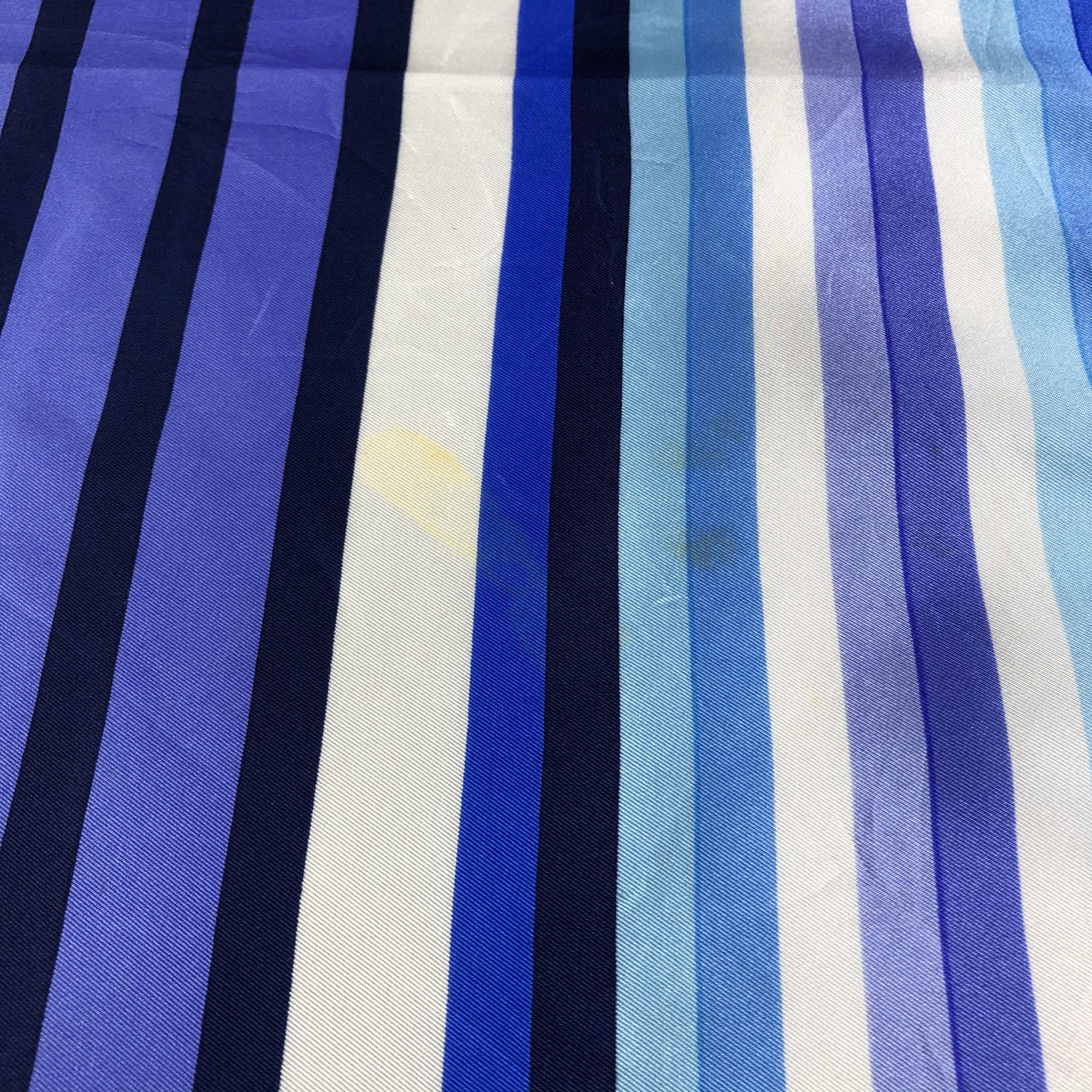 Vintage Vintage Yves Vacarisas Silk Scarf Size ONE SIZE - 7 Thumbnail