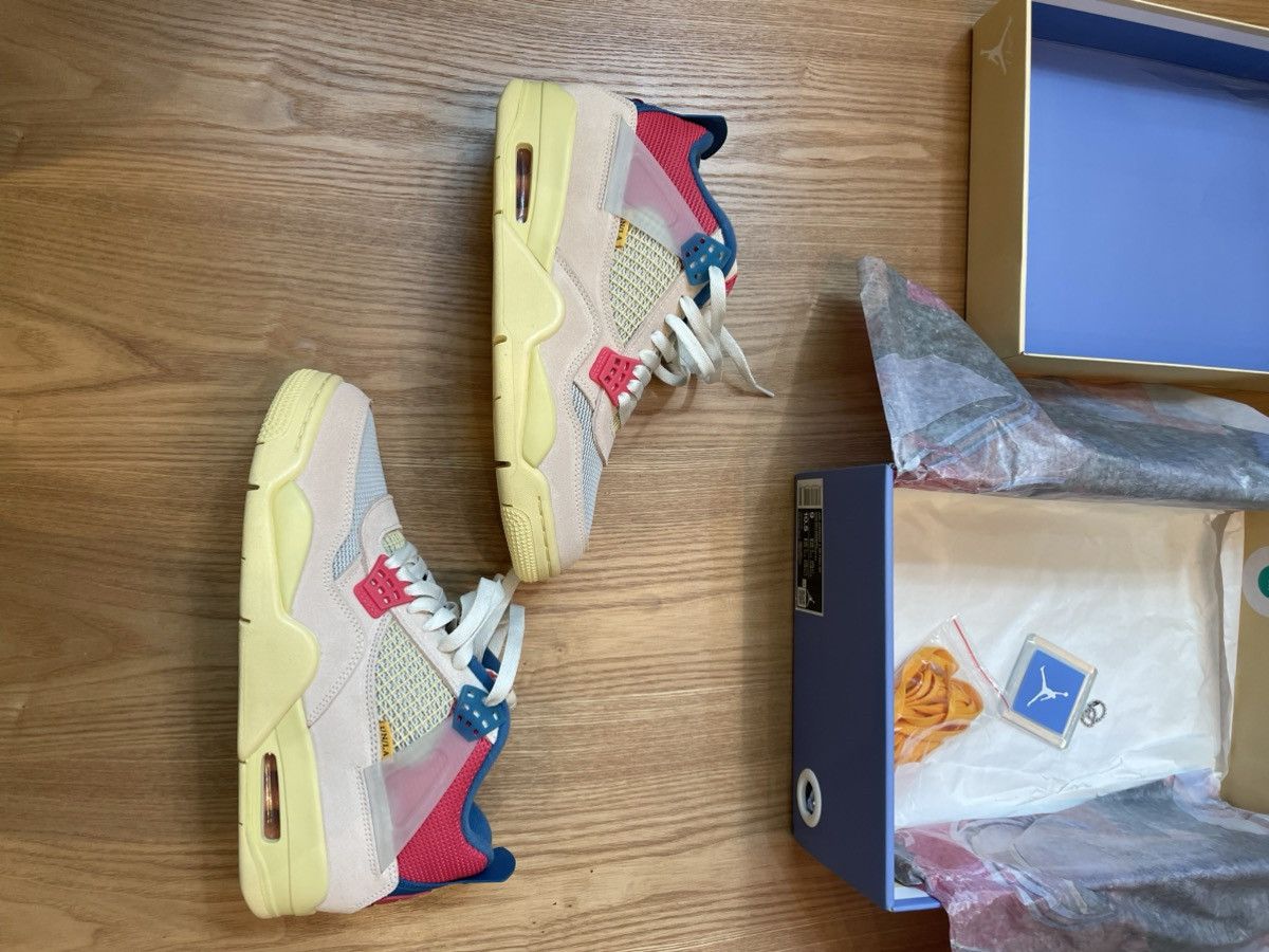 Jordan Brand × Nike × Union LA Jordan 4 x Union Guava Ice Size US 9 / EU 42 - 2 Thumbnail
