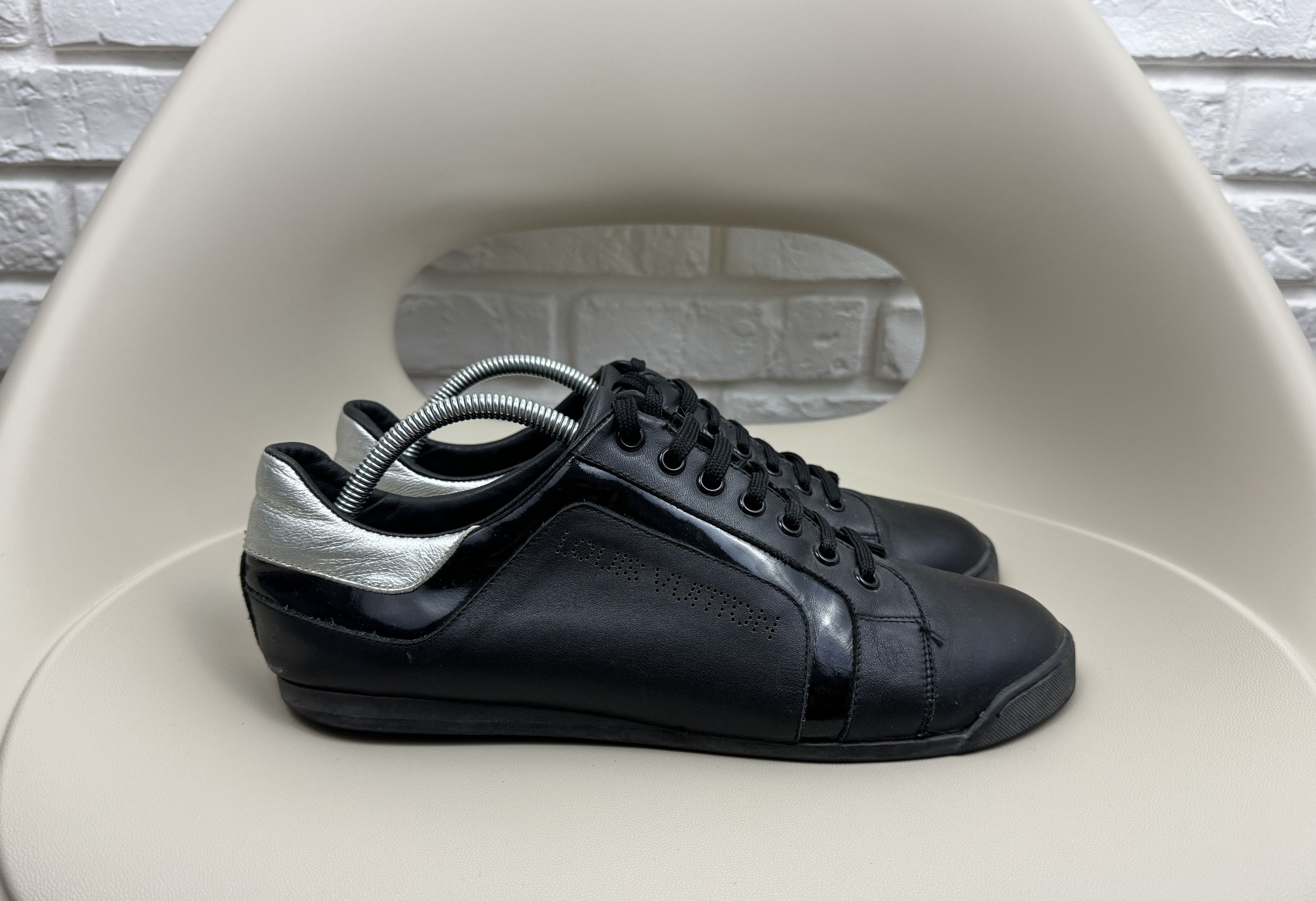 Louis Vuitton Louis Vuitton Clipper Leather Sneakers Logo Low Top Size 42 Size US 9 / EU 42 - 1 Thumbnail