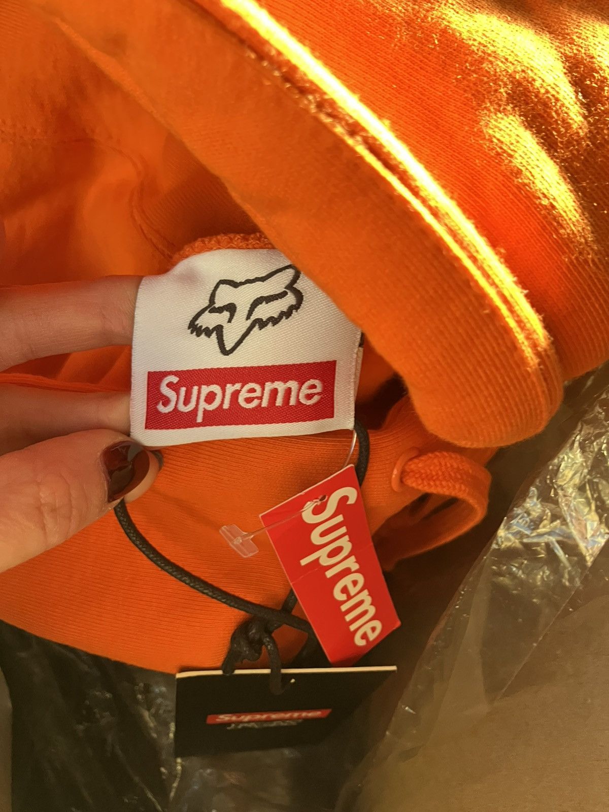 Supreme Supreme Hoodie (Never worn) Size US L / EU 52-54 / 3 - 3 Thumbnail