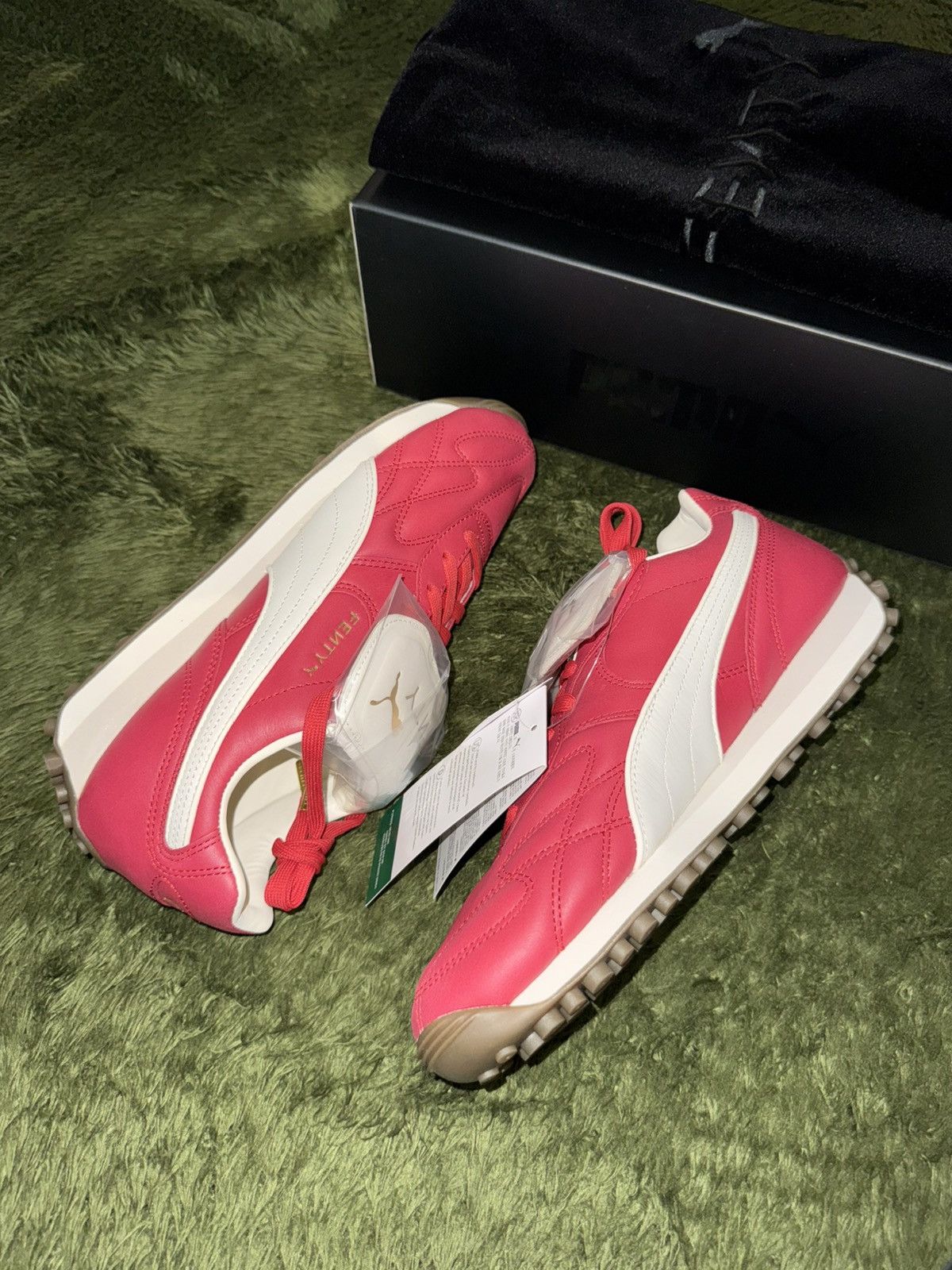 Fenty × Puma [US 9.5] Puma x FENTY Rihanna Avanti Club Red Gum Size US 9.5 / EU 42-43 - 4 Thumbnail