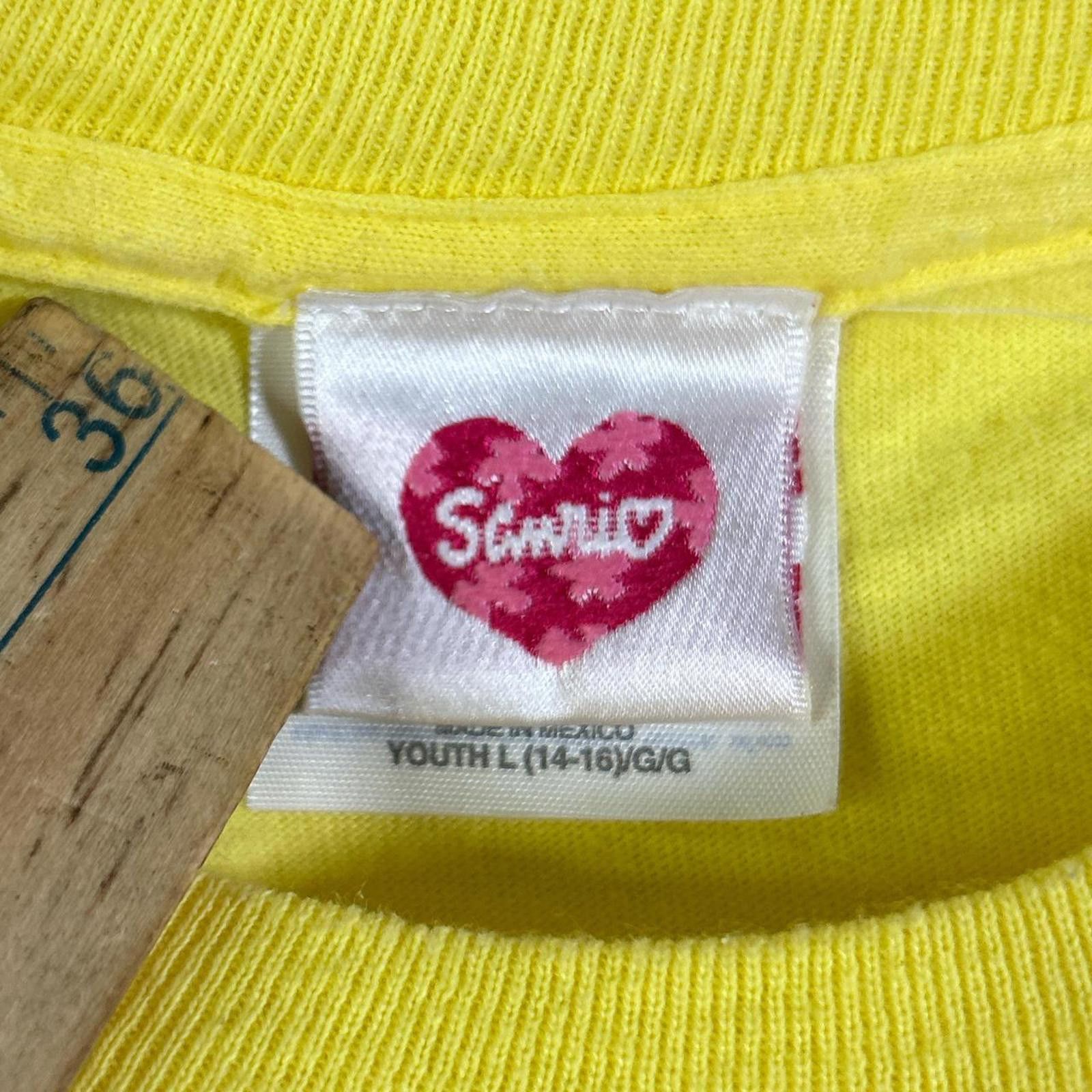Vintage 2002 Hello Kitty Baby Tee Size Small