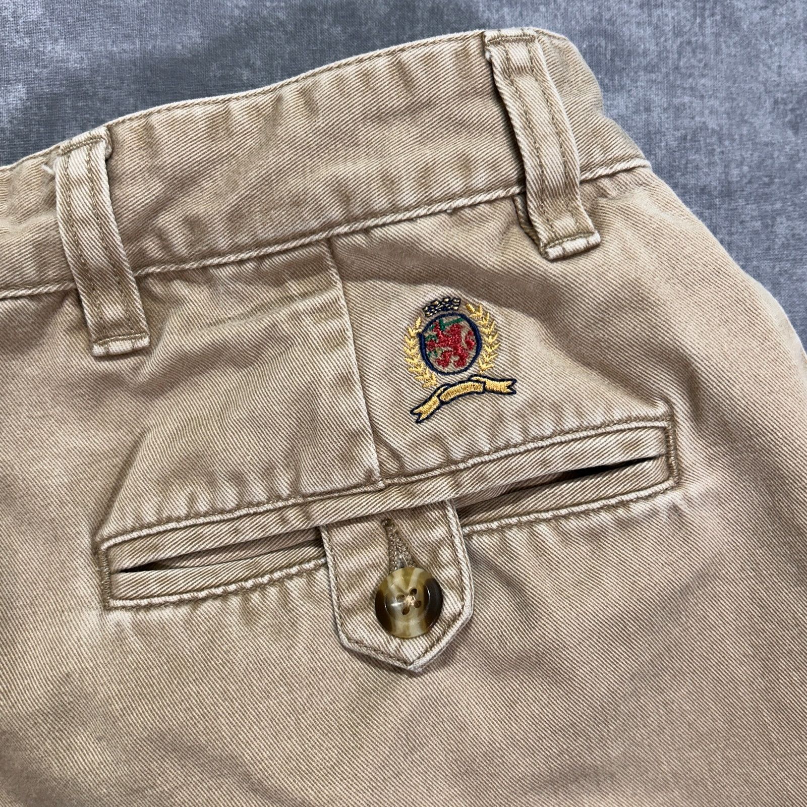 Tommy Hilfiger VTG Tommy Hilfiger pleated skater preppy chino pants wms 27 Size 27" / US 4 / IT 40 - 8 Thumbnail