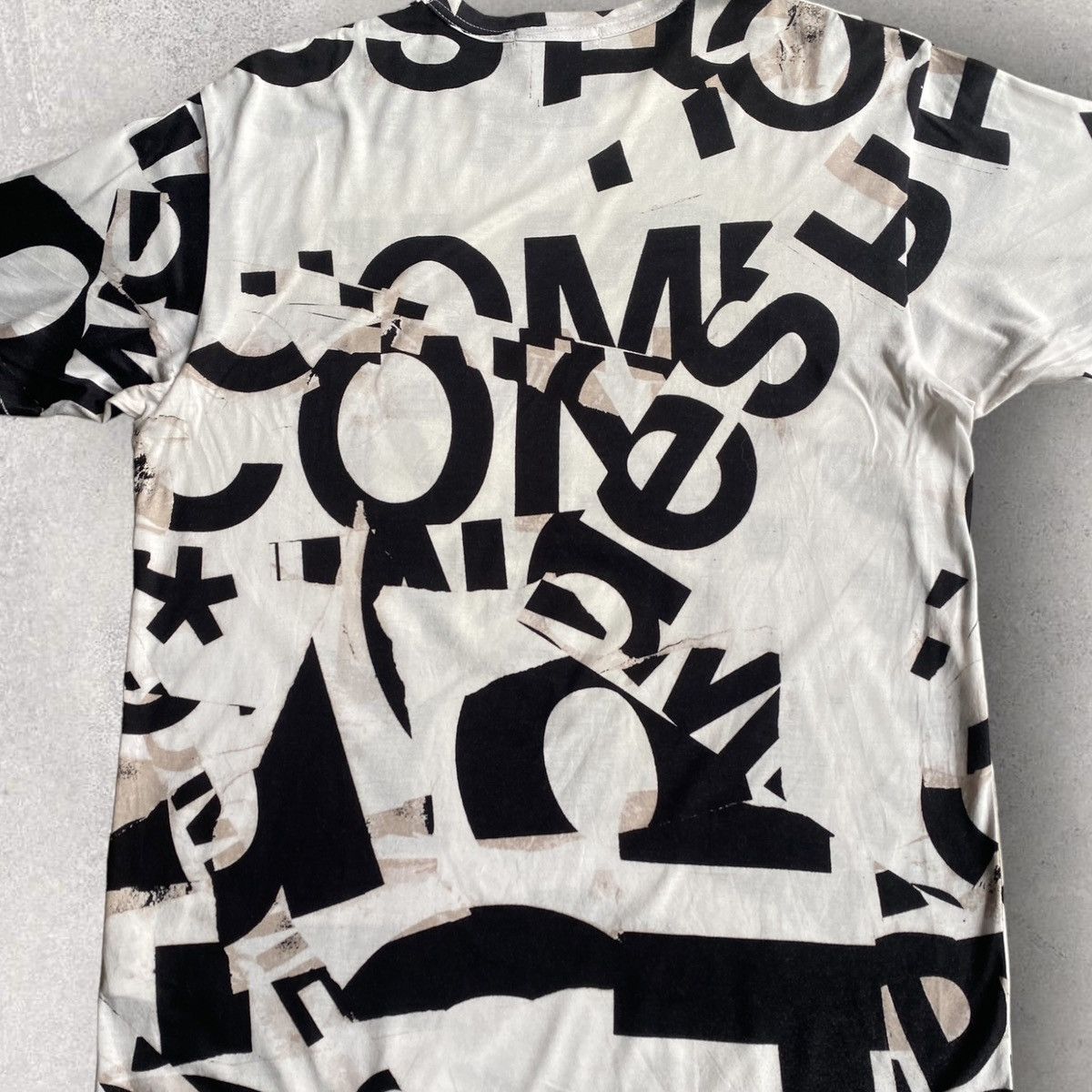 Comme des Garcons Logo Collage OVP T Shirt Size US S / EU 44-46 / 1 - 6 Thumbnail