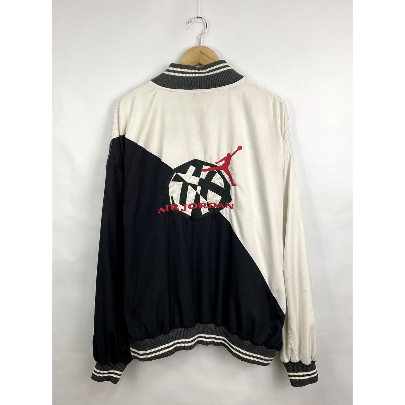 Nike VINTAGE Jordan 23 Nike Bomber Jacket Mens 2XL Black 90s Rare Retro Hype Y2K Size US XXL / EU 58 / 5 - 3 Thumbnail