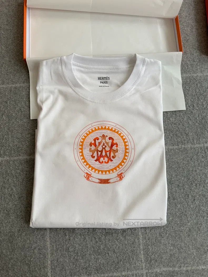 Hermes Hermes White Short-Sleeve Round Neck Cotton Knitted Casual Size XS / US 0-2 / IT 36-38 - 3 Thumbnail