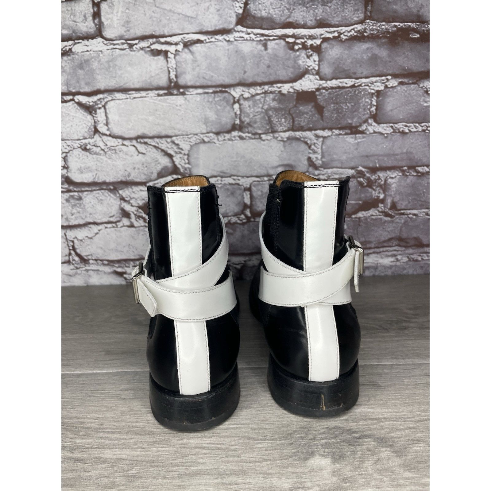 Balenciaga BALENCIAGA Black White Leather Calfskin Chelsea Buckle Ankle Size US 6.5 / IT 36.5 - 4 Thumbnail