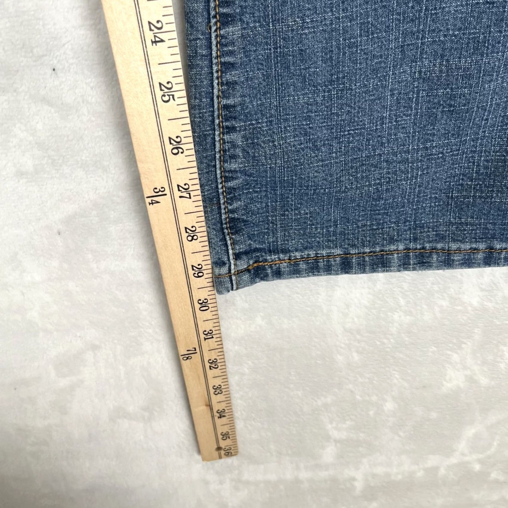 Levi's VINTAGE Levi's 515 Boot Cut Jeans Women Size 12 Denim Blue 30 In Inseam 5-Pocket Western Cowboy Y2K Mens Girls Ladies Womens Size 34" / US 12 / IT 48 - 2 Thumbnail