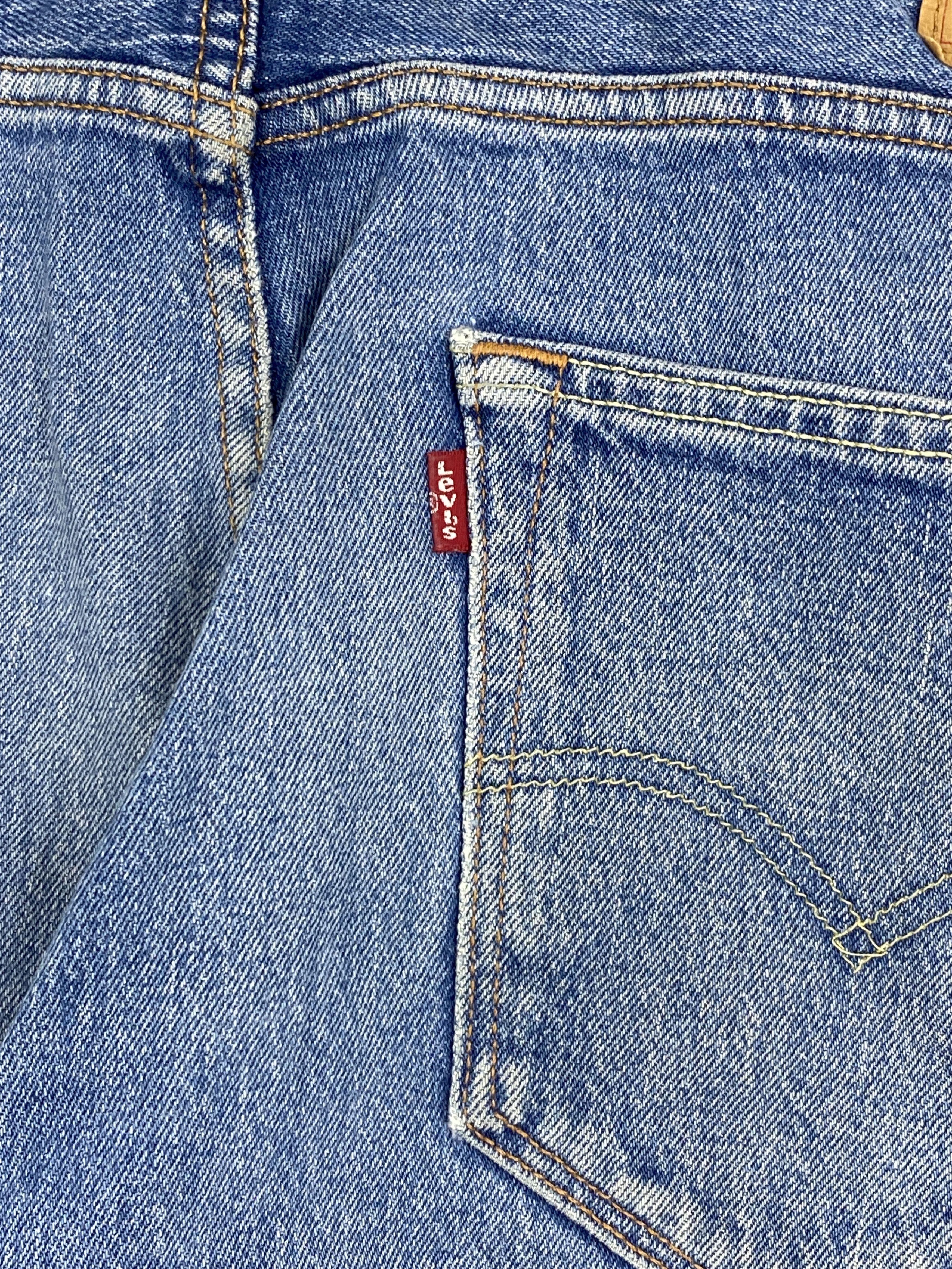 Levi's × Vintage Vintage Levi's 501 Faded Blue Jeans Size US 37 - 6 Thumbnail