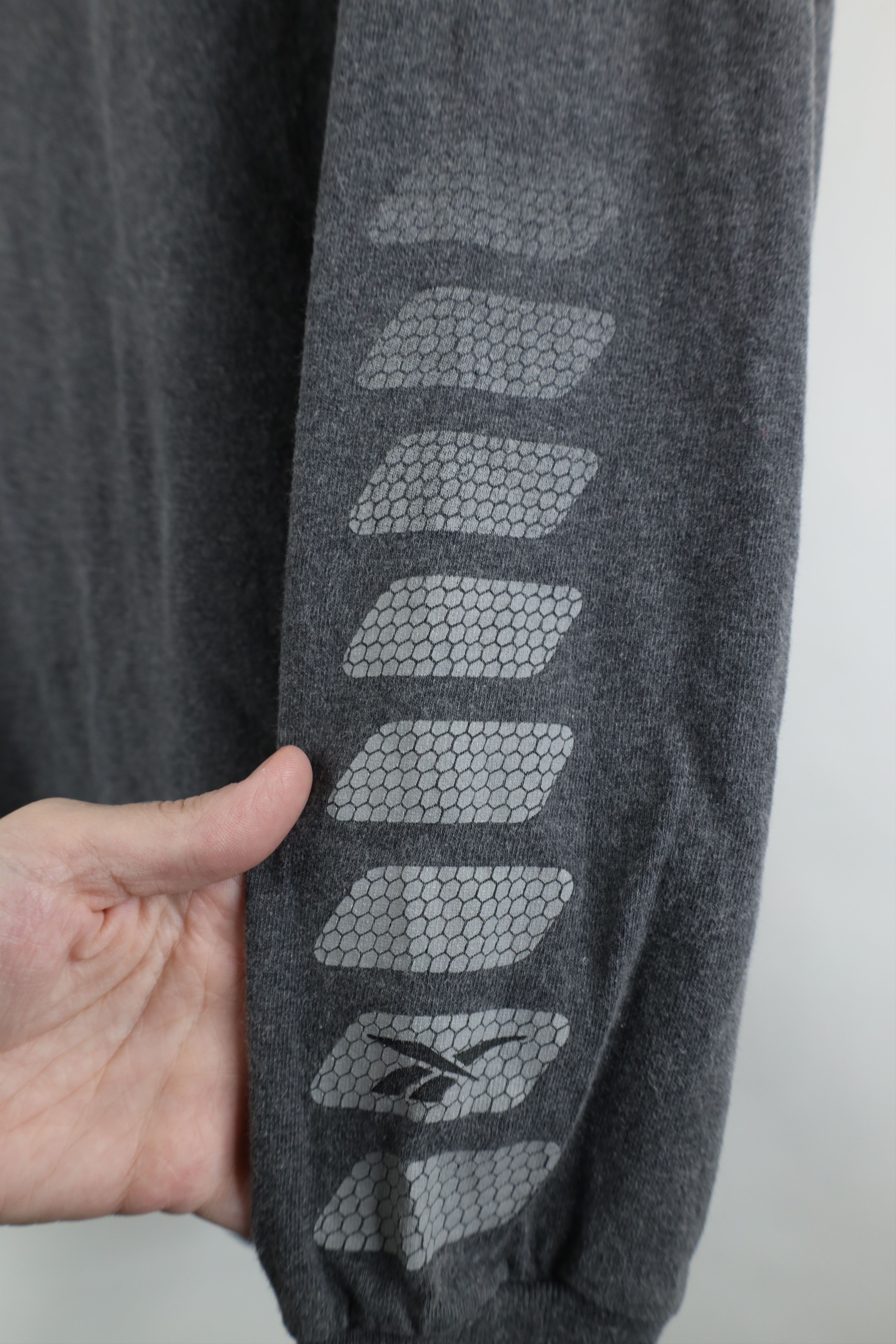 Reebok Vintage 90s Reebok Spell Out Long Sleeve T-Shirt Gray Cotton Size US M / EU 48-50 / 2 - 5 Thumbnail