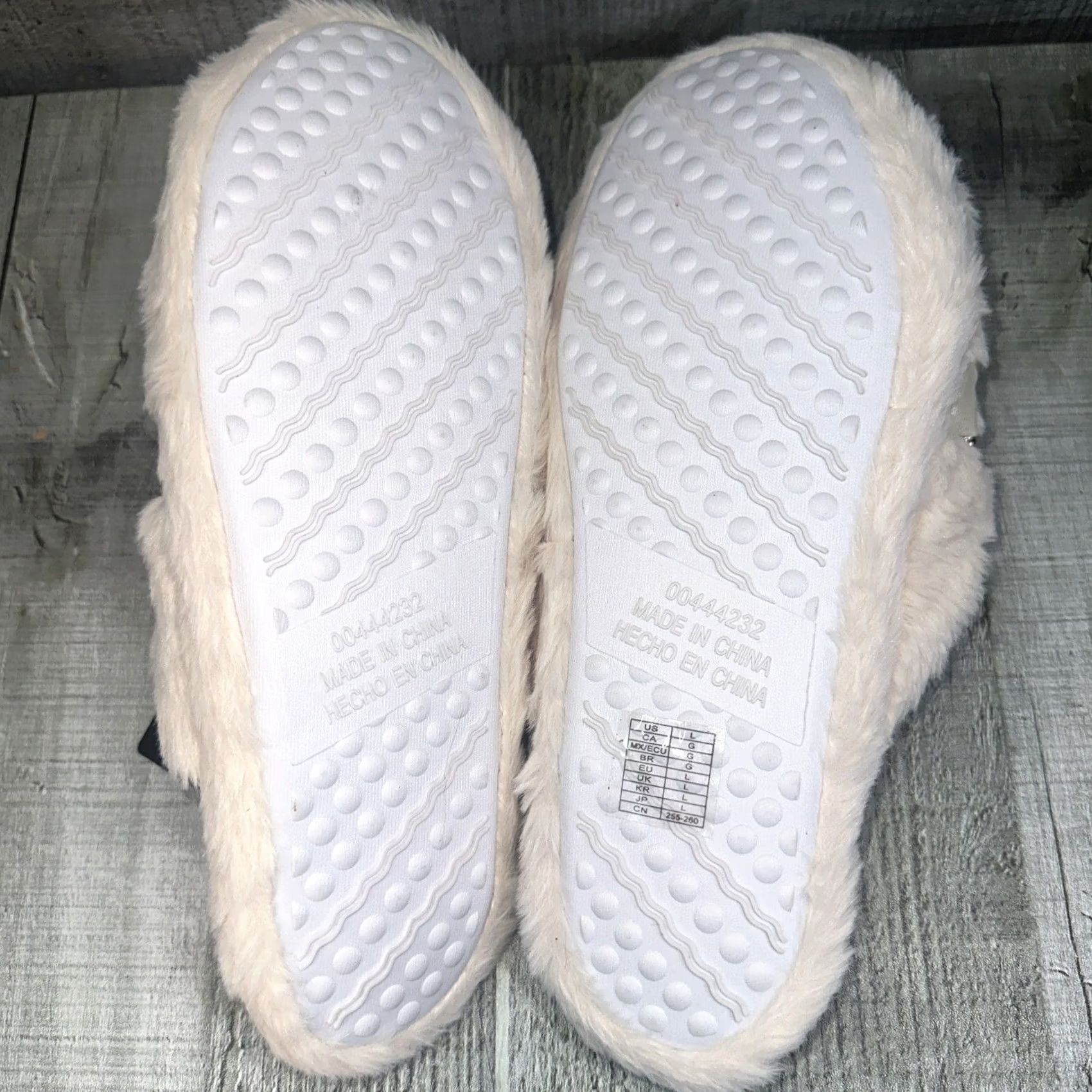 Forever 21 VINTAGE Women’s Forever 21 Pink/Cream Slippers with Cuban Link Chain Large on Top Slide, Acrylic, Pink, Large, Womens Size L / US 10 / IT 46 - 4 Thumbnail