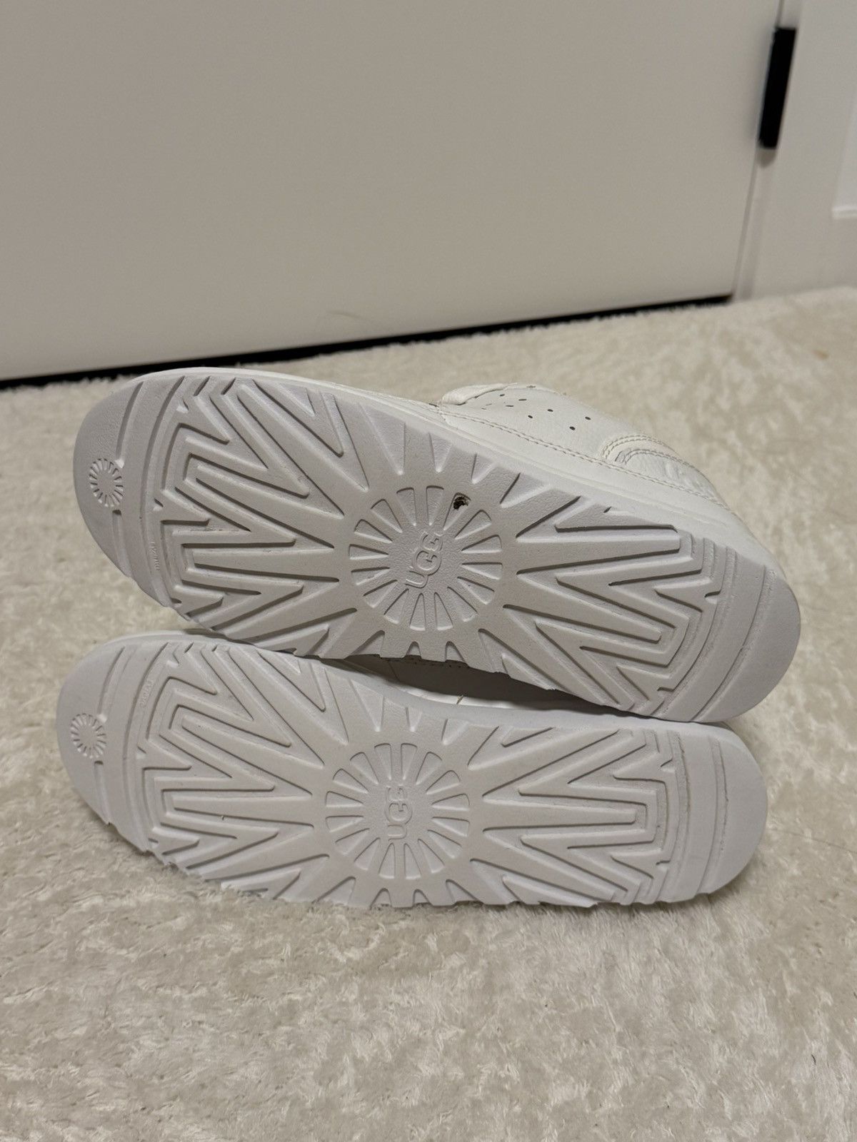 Ugg Ugg Shoes Size 39 - As Good As New Size US 9 / IT 39 - 6 Thumbnail