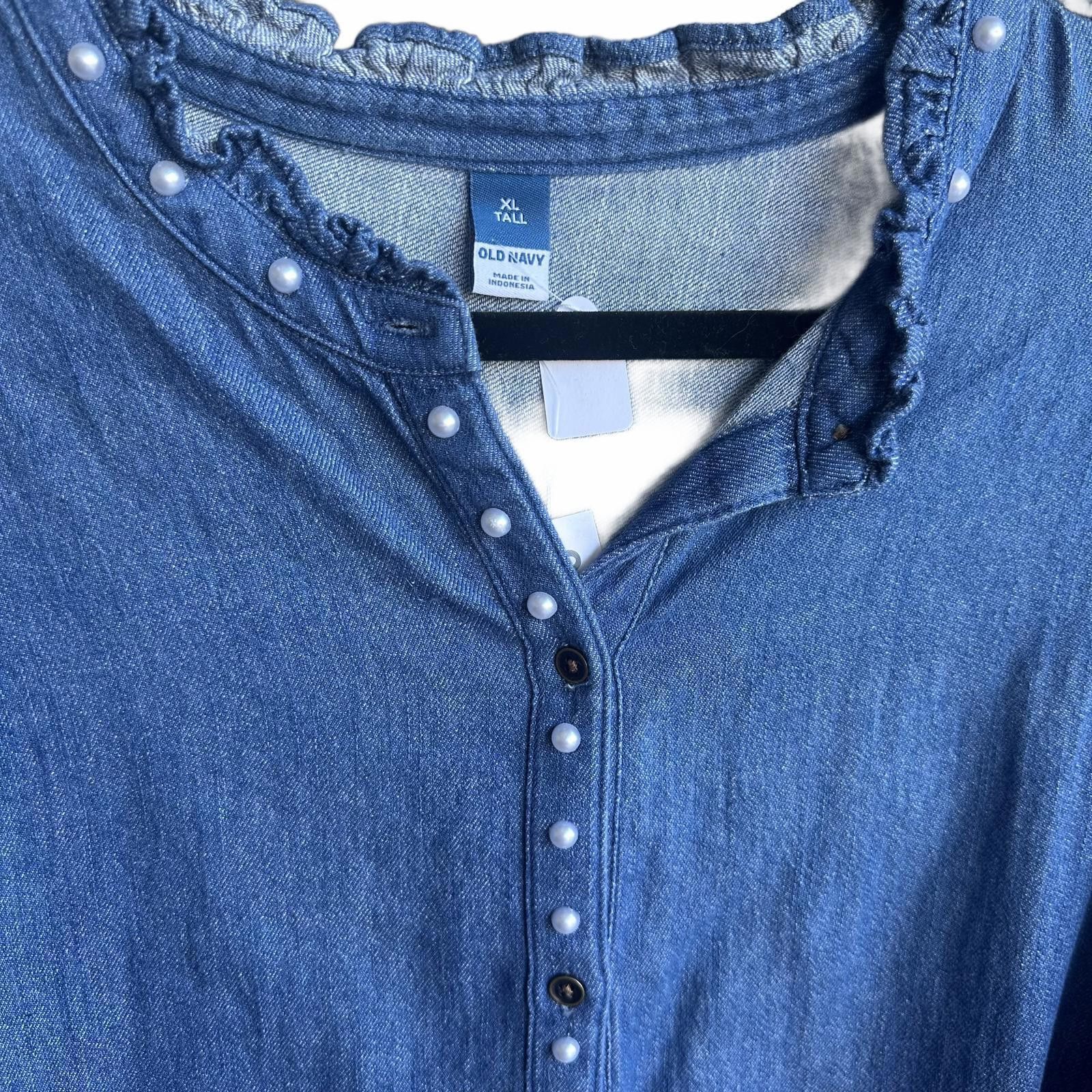 Old Navy Old Navy XL Tall Denim Button-Up Pearl Shirt Size ONE SIZE - 2 Thumbnail