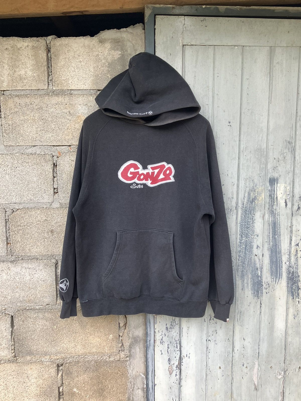 Vintage Vintage Gonzo Surf trademark hits items but is hard to find. Size US S / EU 44-46 / 1 - 2 Thumbnail