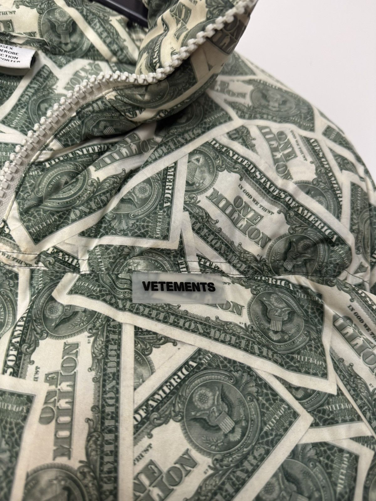 Vetements Vetements Million Dollar Print Down Puffer Jacket Luxury Size US S / EU 44-46 / 1 - 8 Thumbnail