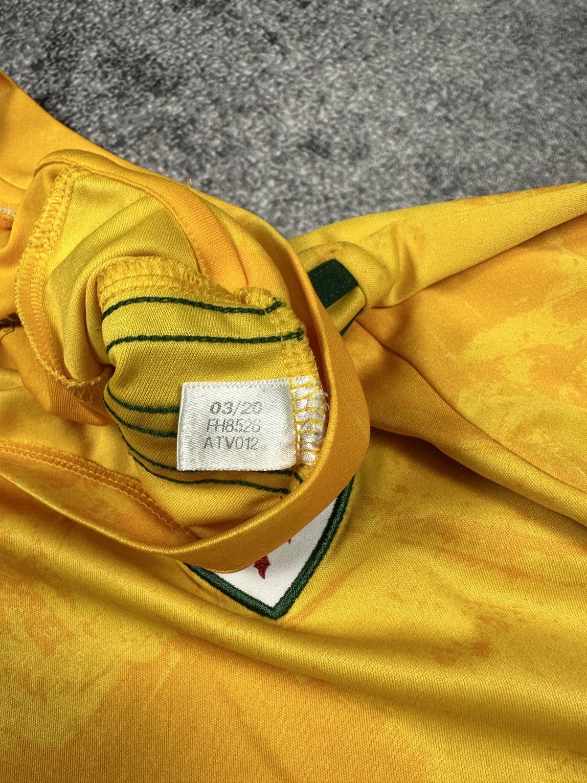 Adidas Adidas Wales Soccer Jersey Shorts Rare XS VTg USA Size US XS / EU 42 / 0 - 3 Thumbnail
