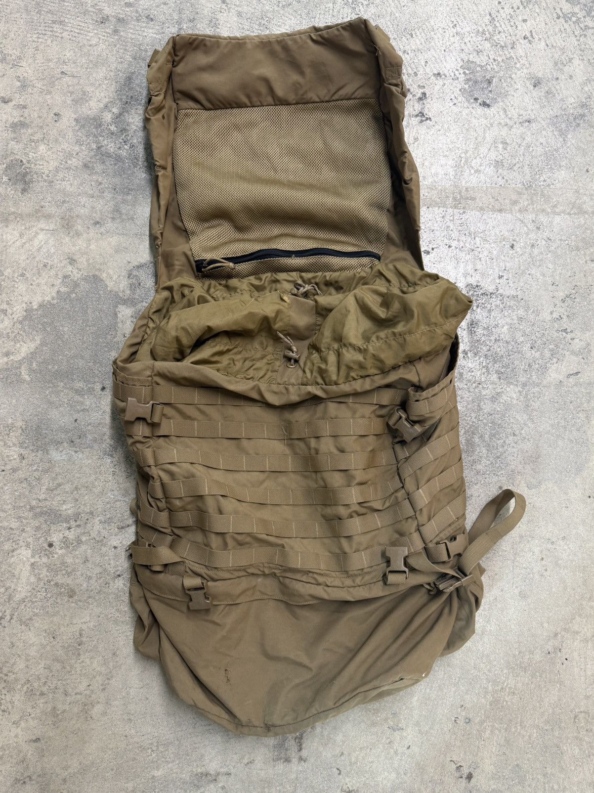 Vintage Vintage Military Backpack Size ONE SIZE - 2 Thumbnail