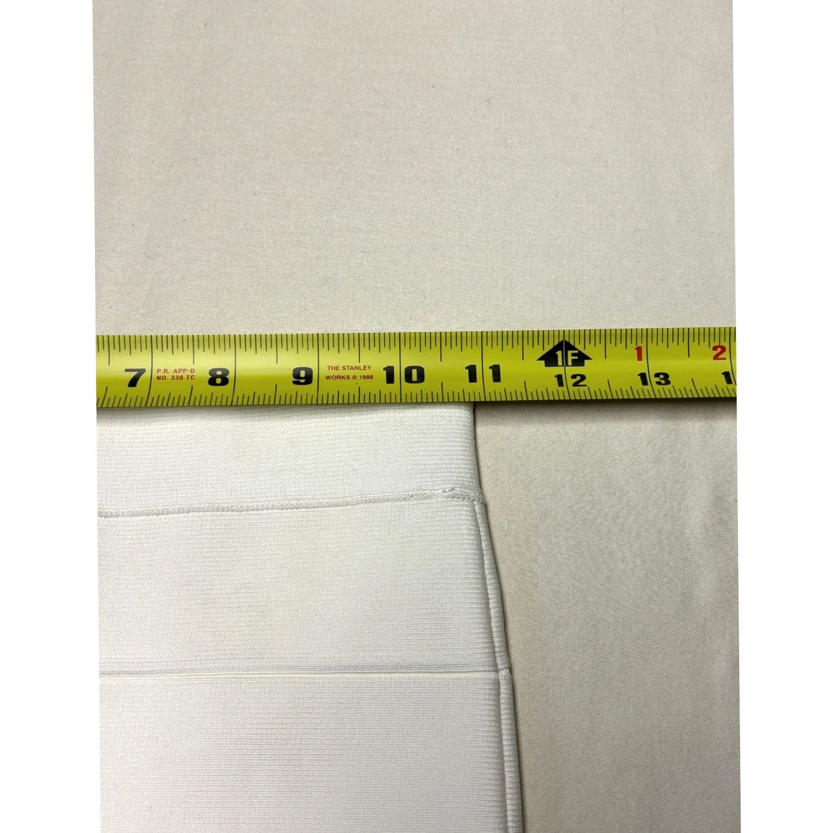 Bcbgmaxazria BCBGMAXAZRIA Skirt XS White Gardenia Bandage Short High Rise Knit Layered Accents Party/Cocktail Womens Size 26" / US 2 / IT 38 - 6 Thumbnail