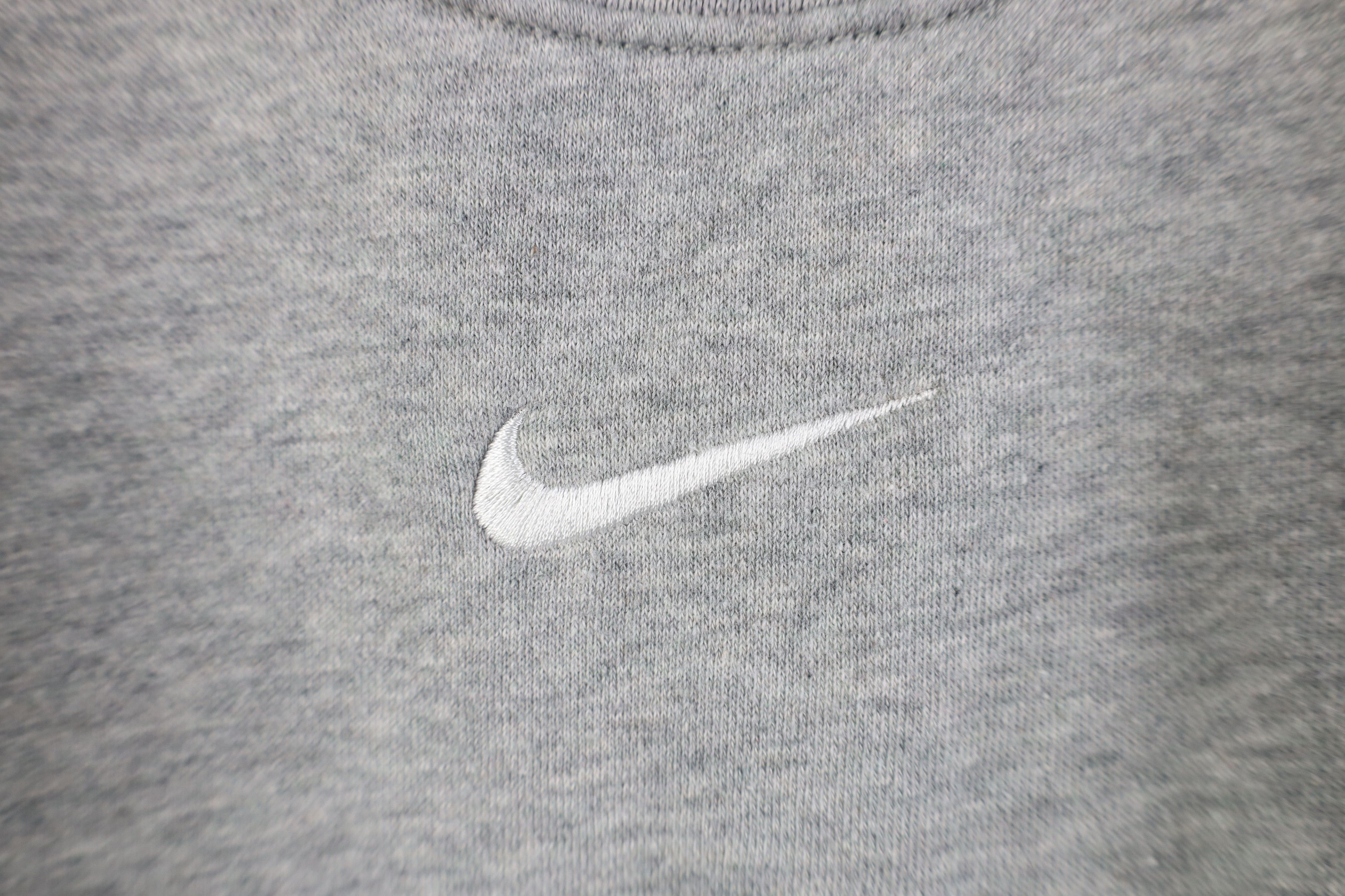 Nike Vintage Y2K Nike Center Swoosh Cropped Oversized Sweatshirt Size M / US 6-8 / IT 42-44 - 4 Thumbnail
