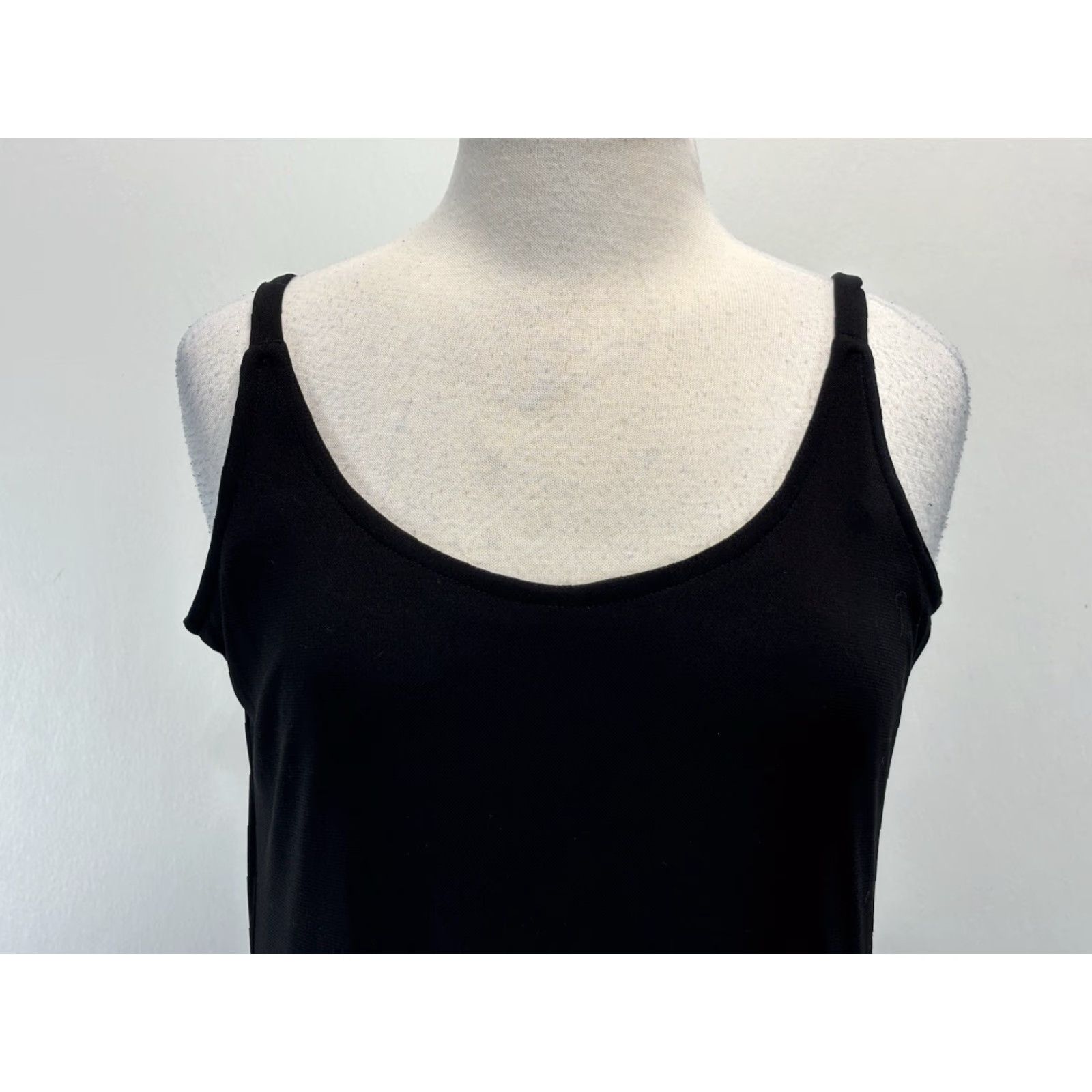 Vintage Maggie Shepherd Tank Midi Dress Women Medium Black Classic Solid Sleeveless Round Pullover Party Casual Travel Knit Polyester Blend Size M / US 6-8 / IT 42-44 - 5 Thumbnail
