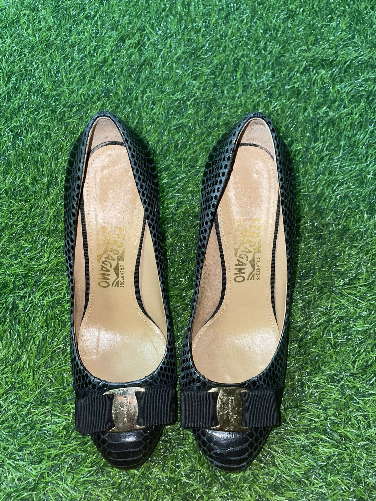 Salvatore Ferragamo Salvatore Ferragamo Black Snakeskin Heels Size 7.5 Size US 7.5 / IT 37.5 - 3 Thumbnail