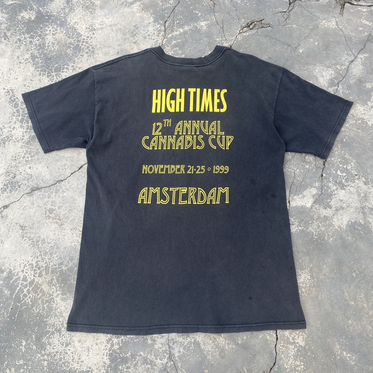 Vintage VERY RARE 1999 High Times Cannabis Cup tee Size US XL / EU 56 / 4 - 2 Thumbnail