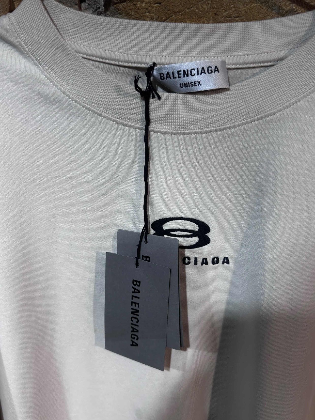 Balenciaga balenciaga unity logo tshirt Size US XL / EU 56 / 4 - 2 Thumbnail