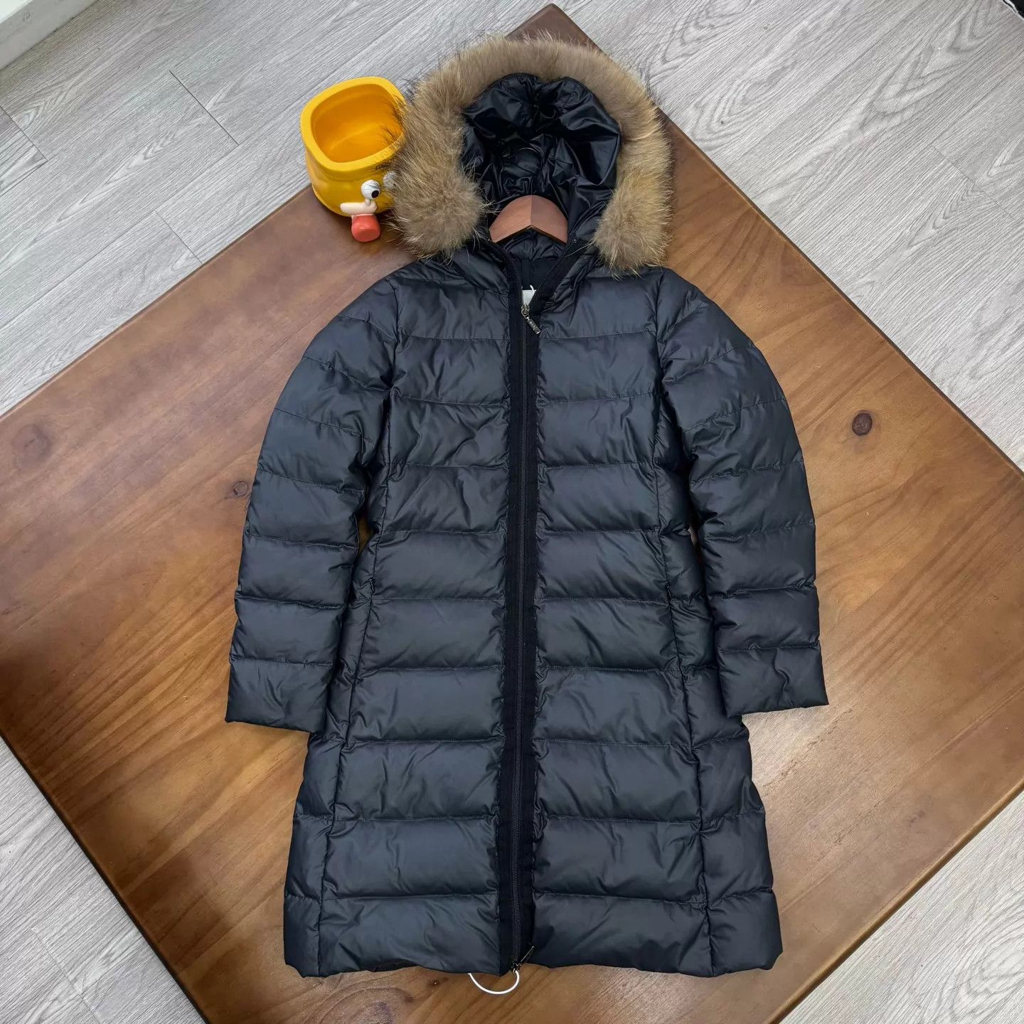 Moncler Moncler hooded fur collar long navy down coat Size 0 like new Size XS / US 0-2 / IT 36-38 - 1 Thumbnail