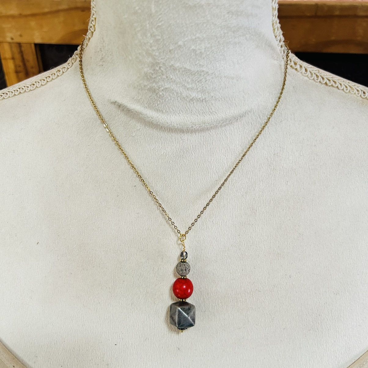 Handmade Handcrafted elegant vintage beaded pendant on chain necklace Size ONE SIZE - 3 Thumbnail