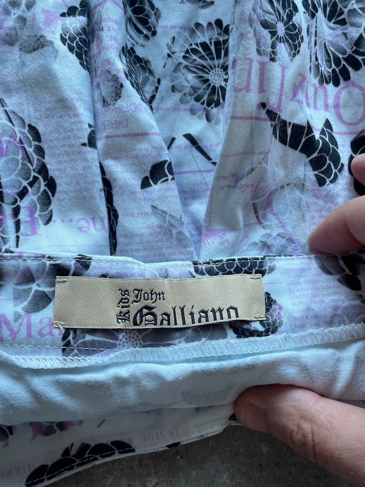 John Galliano Y2k john galliano newspaper mini skirt 🗞️ 📰 Size 26" / US 2 / IT 38 - 2 Thumbnail