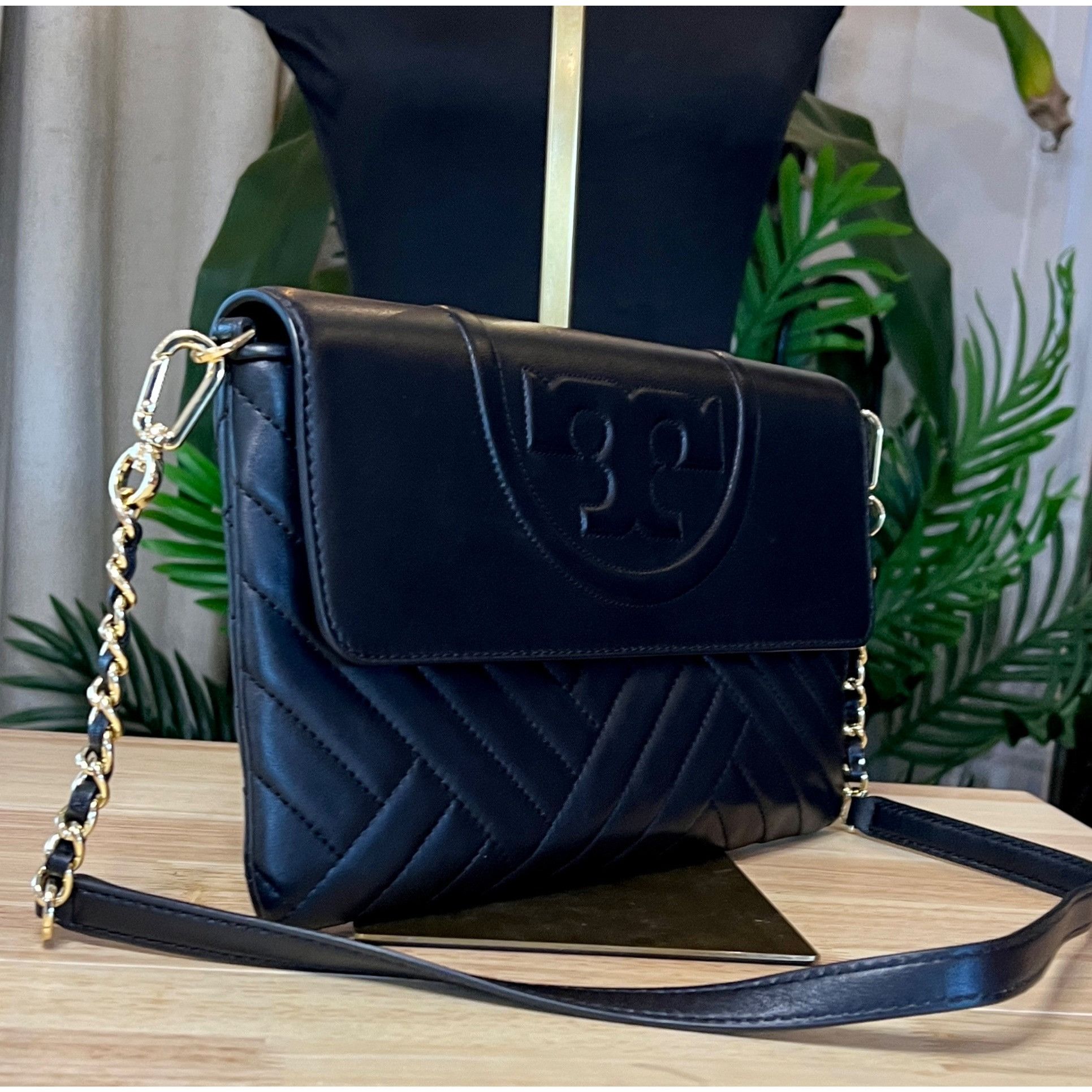 Tory Burch ✺✺ AUTHENTIC TORY BURCH Black Quilted Leather Fleming Handba Size ONE SIZE - 6 Thumbnail