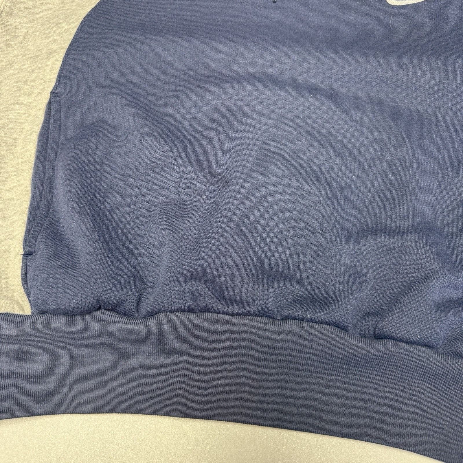 Nike Vintage Nike Hoodie Sweatshirt Mens Medium 23x22 Blue Embroi Size US M / EU 48-50 / 2 - 7 Thumbnail