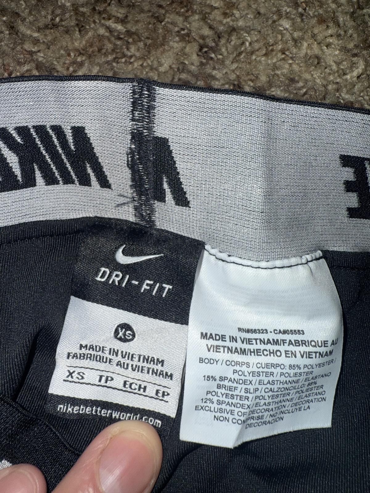 Nike Nike Women’s Woven Dri-Fit Training Shorts Size 26" / US 2 / IT 38 - 7 Thumbnail