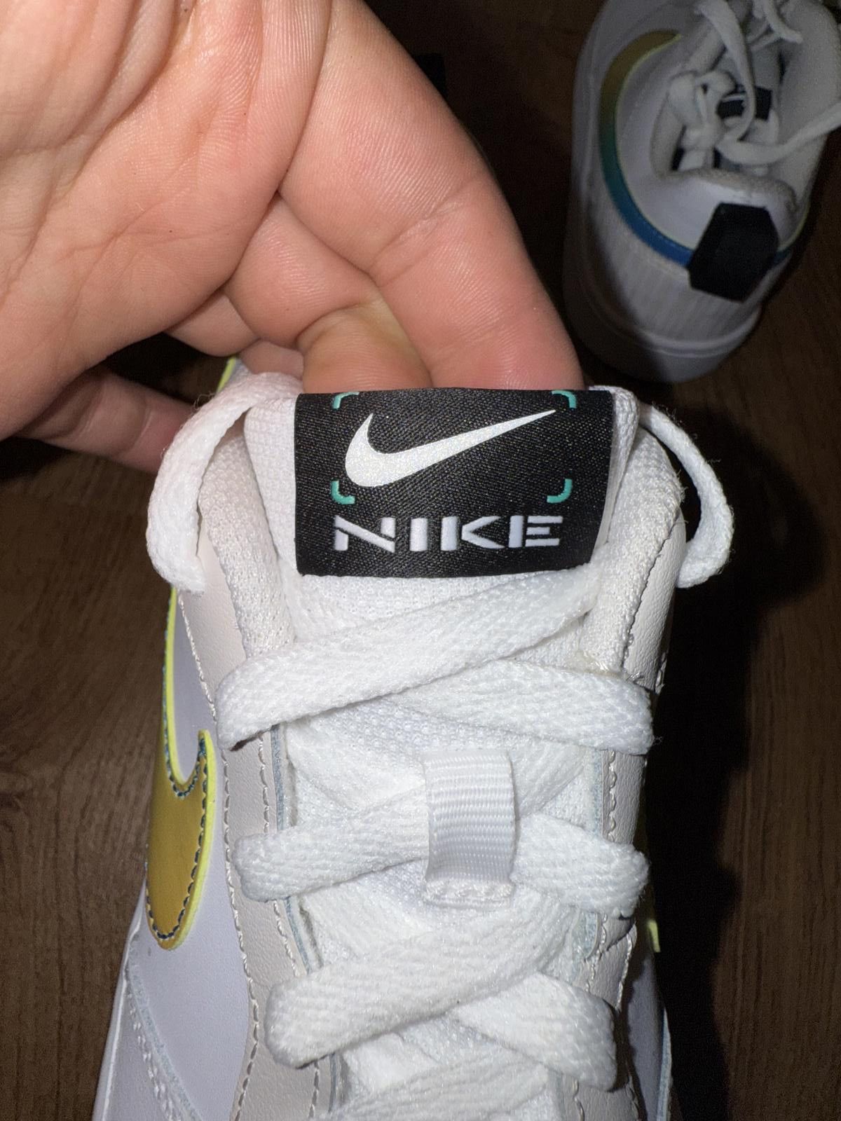 Nike Nike Borough low 2 SE Unlock Your Space Gs Size US 7 / EU 40 - 10 Thumbnail