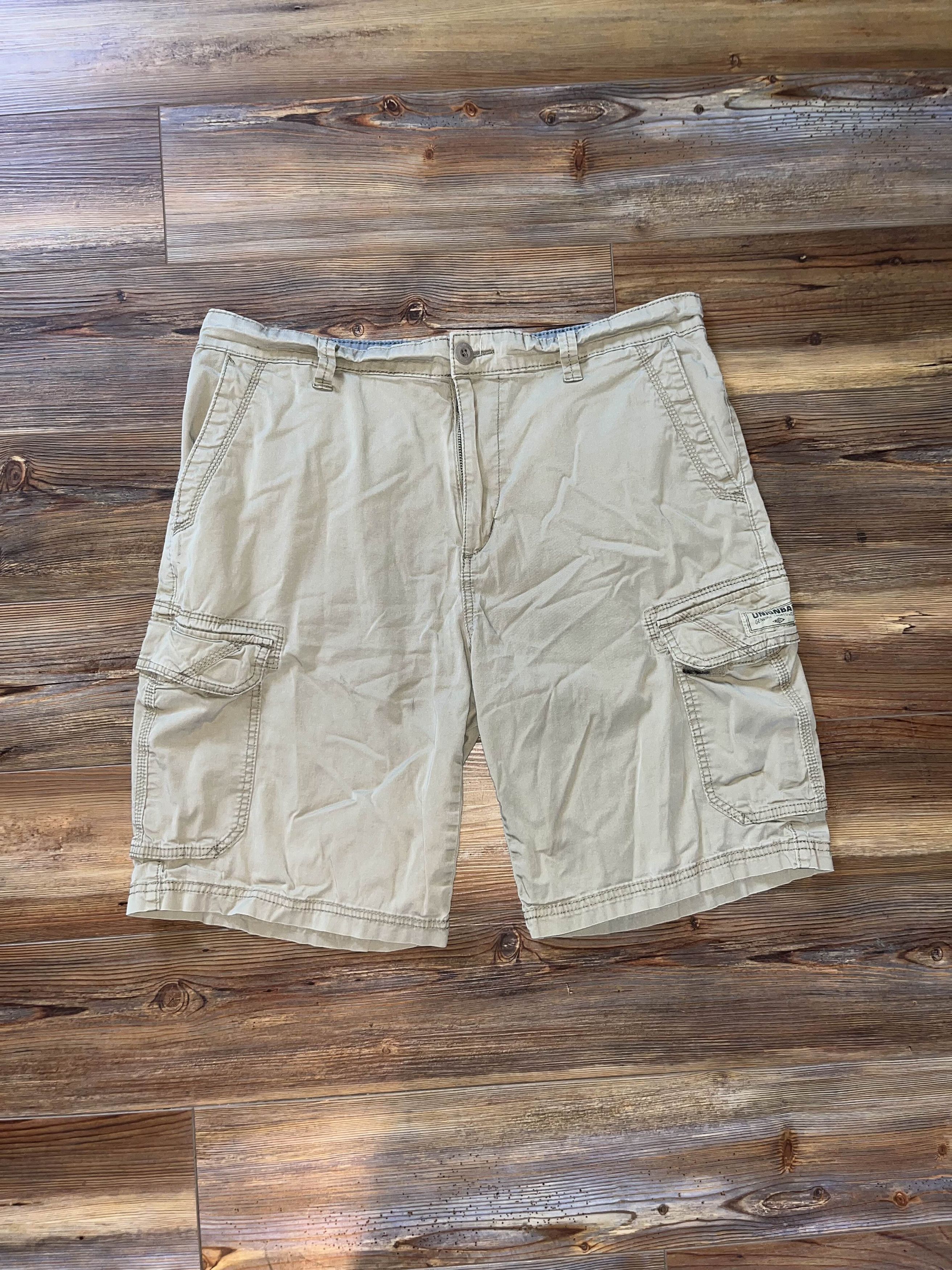 UNIONBAY Y2K Baggy Union Bay Khaki Cargo Shorts Size US 36 / EU 52 - 1 Thumbnail