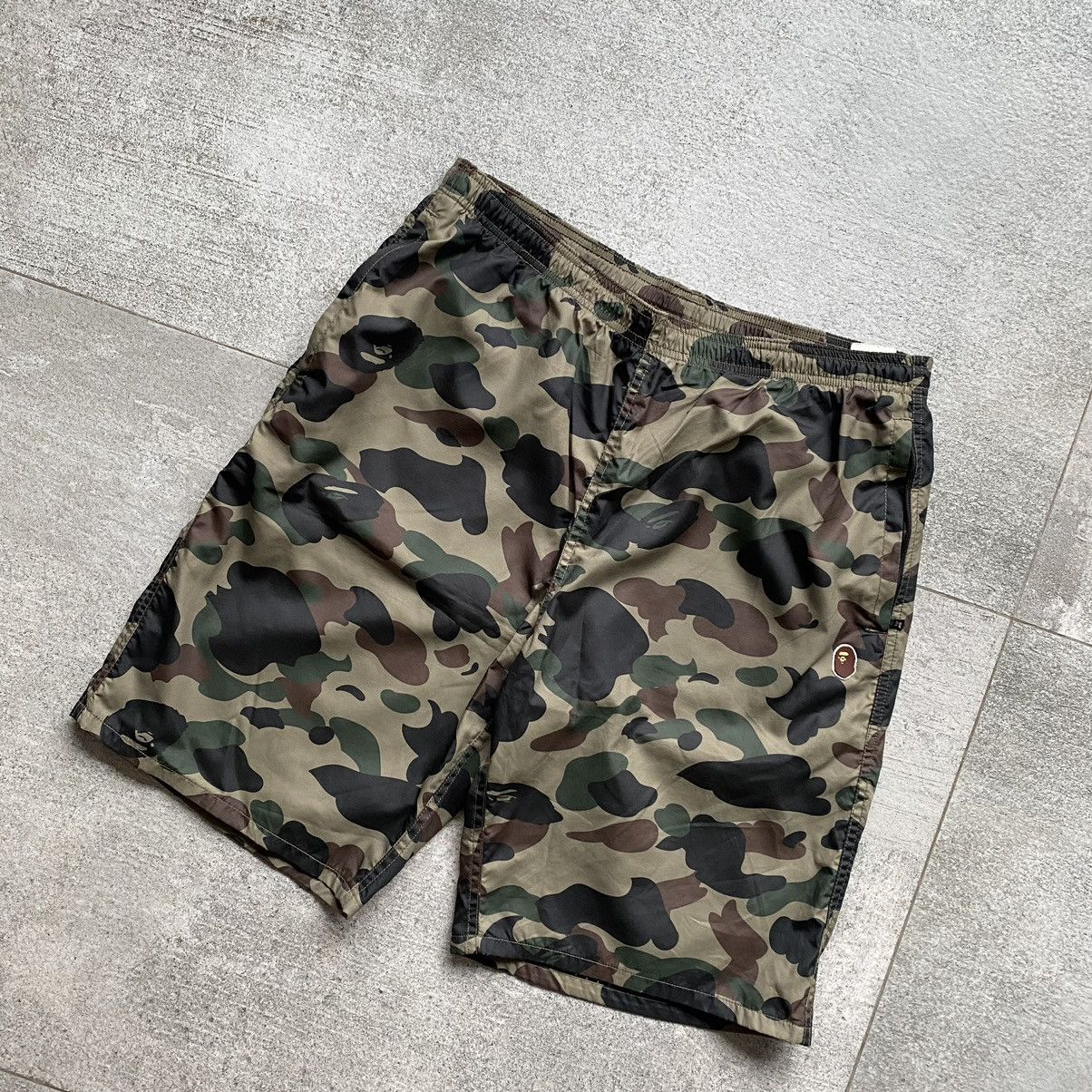 Image of A Bathing Ape Bape Logo 1St Green Camo Shorts in Black, Men's (Size 36)