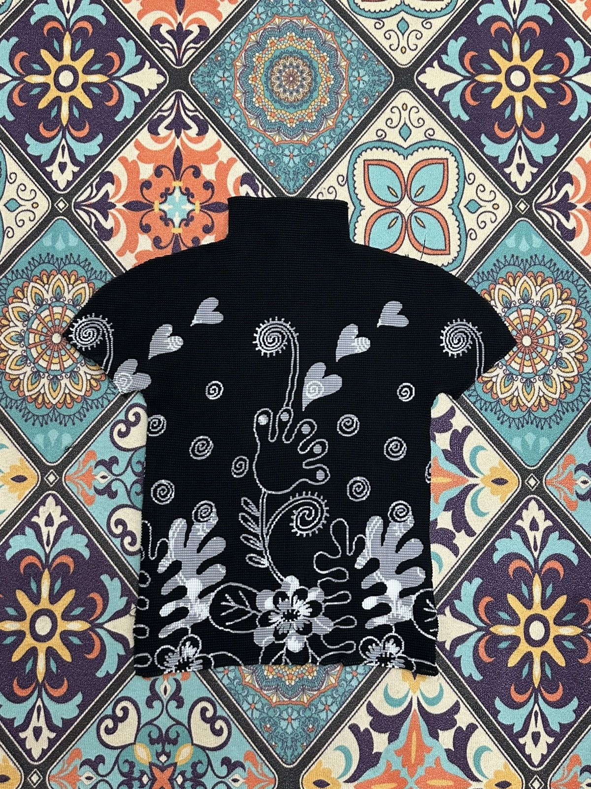 Pleats Please Issey Miyake Pleat Please Issey Miyake Me Heart Printed Shirt Size US S / EU 44-46 / 1 - 13 Thumbnail