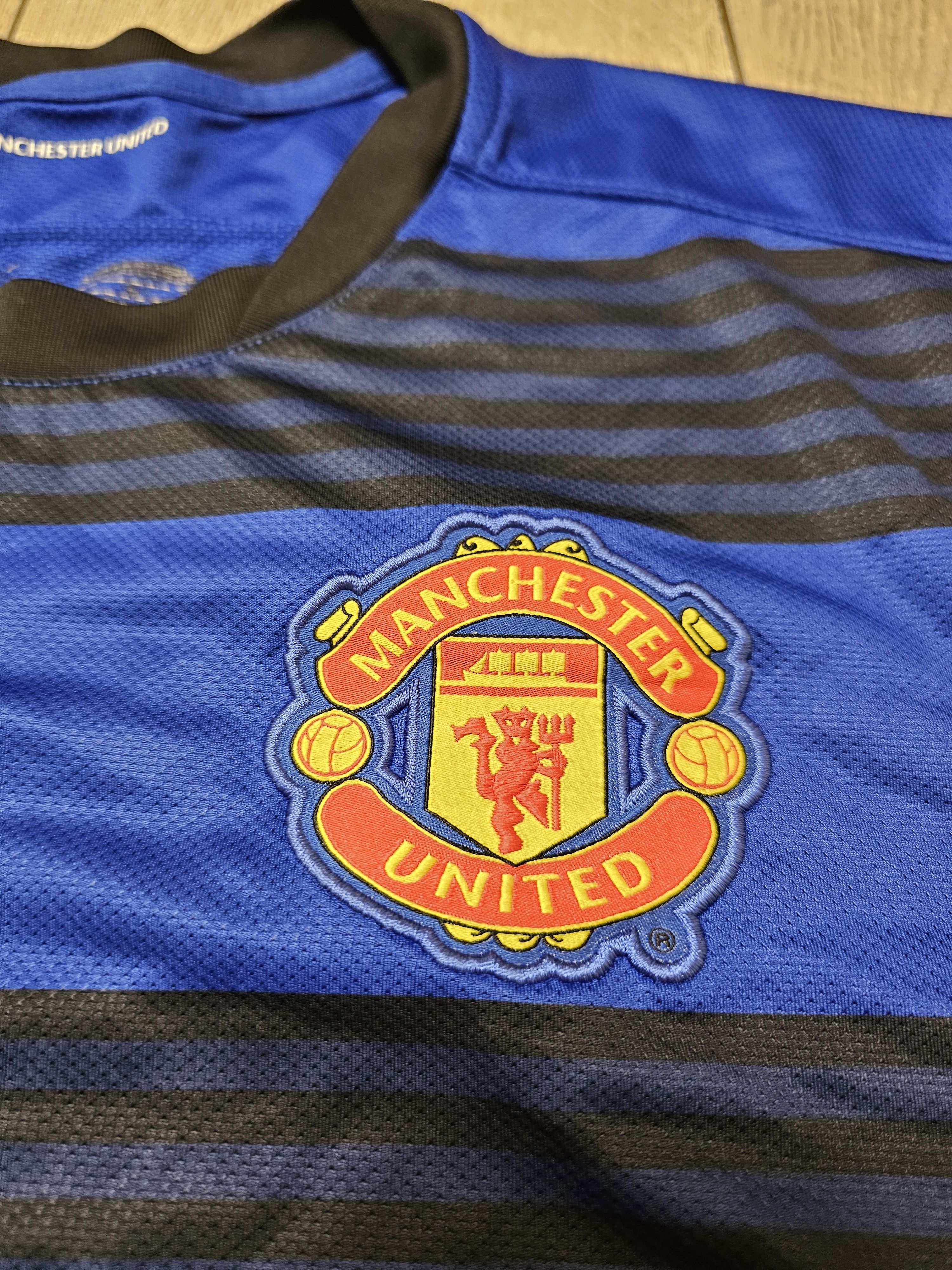 Nike MANCHESTER UNITED 2011 2012 AWAY FOOTBALL SOCCER JERSEY Size US M / EU 48-50 / 2 - 4 Thumbnail
