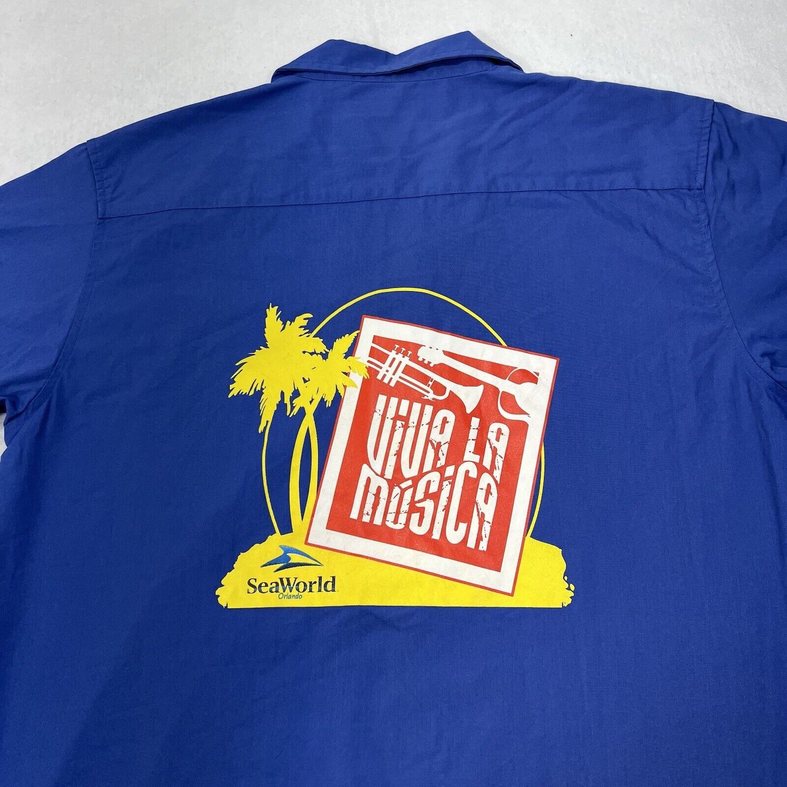 Vintage SeaWorld Viva La Musica Button Front Employee Shirt Size US L / EU 52-54 / 3 - 9 Thumbnail