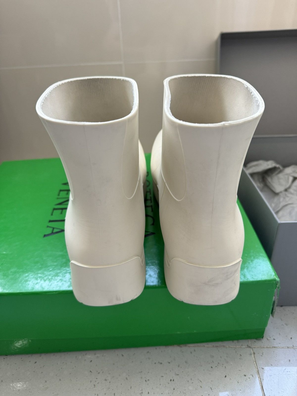 Bottega Veneta Bottega Veneta white puddle boots Size US 10 / EU 43 - 7 Thumbnail